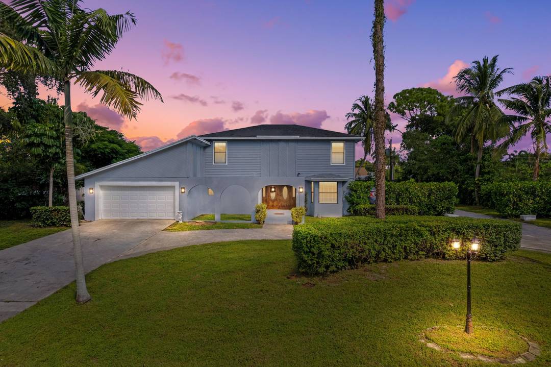 ABSOLUTELY GORGEOUS ESTATE PRIME DELRAY BEACH LOCATION HUGE OVERSIZED LOT Double Door Entrance Bright Open Floor Plan LED Recessed Custom Lighting French Doors Stunning Eat In Kitchen Quartz Counters Center ...
