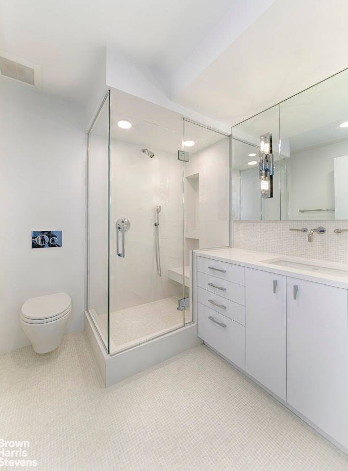 ADDITIONAL 400 SQ. FT OF BONUS SPACE IN LOFT !