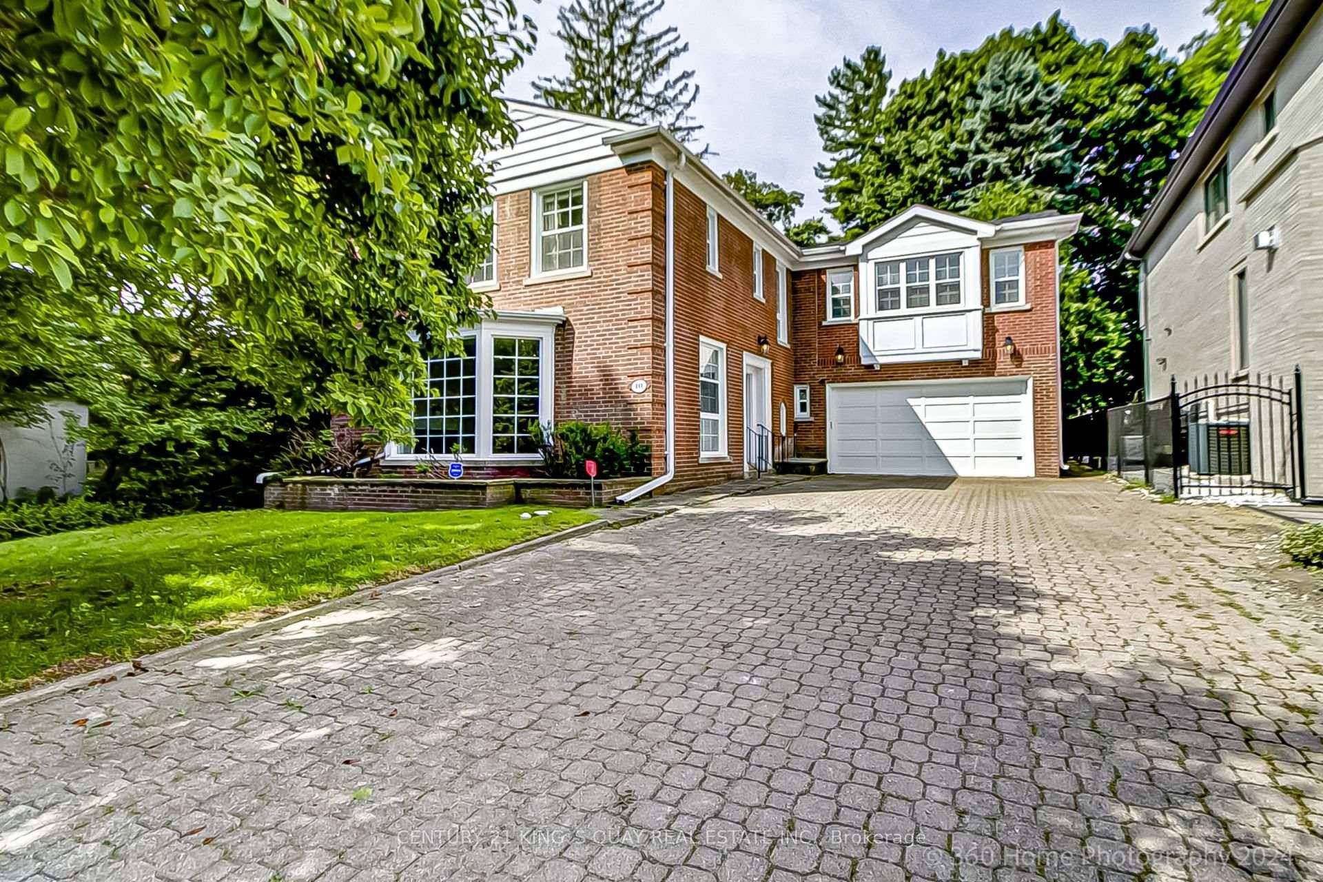 AAA Tenants Only ! ! ! Fully Furnished Wonderful Family Home On Rare Cul De Sac In Lawrence Park !