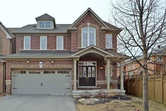 Bright amp ; Spacious 4 Bedrooms Detached House In High Demand amp ; Quiet Neighborhood, Min To Hwy404, Shopping amp ; Restaurant.
