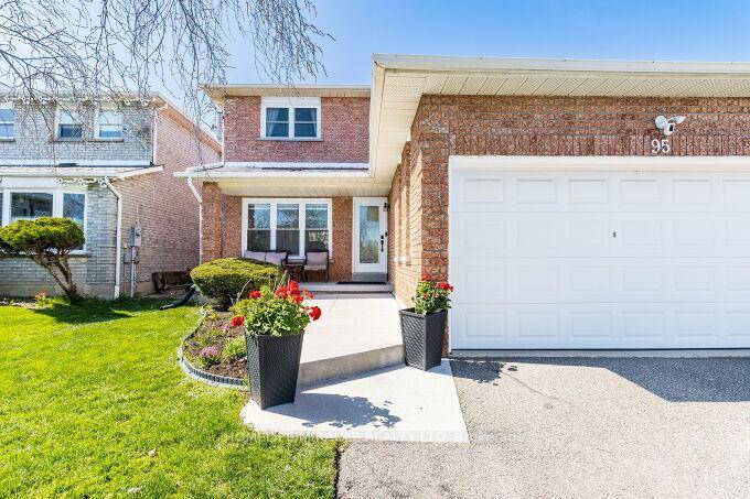 Welcome to 95 Havelock, a sunny, stunning and spacious family home nestled in one of Brampton's most sought after neighborhoods.