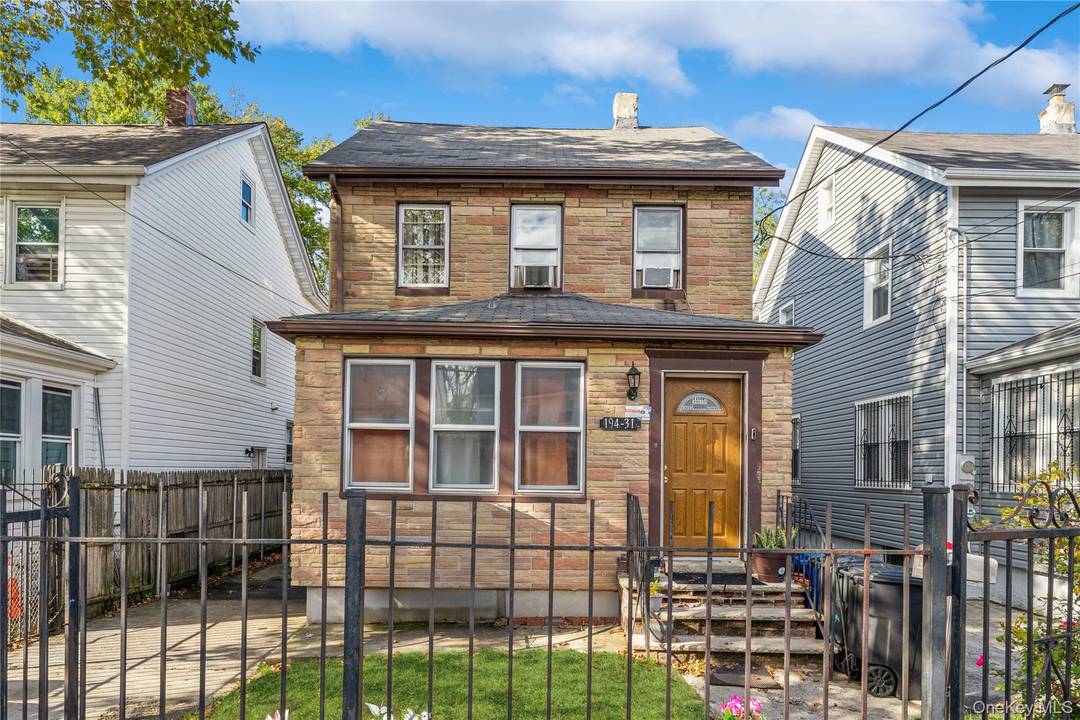 Photo's are virtually edited Single Family Fully Detached Home in Saint Albans A Diamond in the Rough !