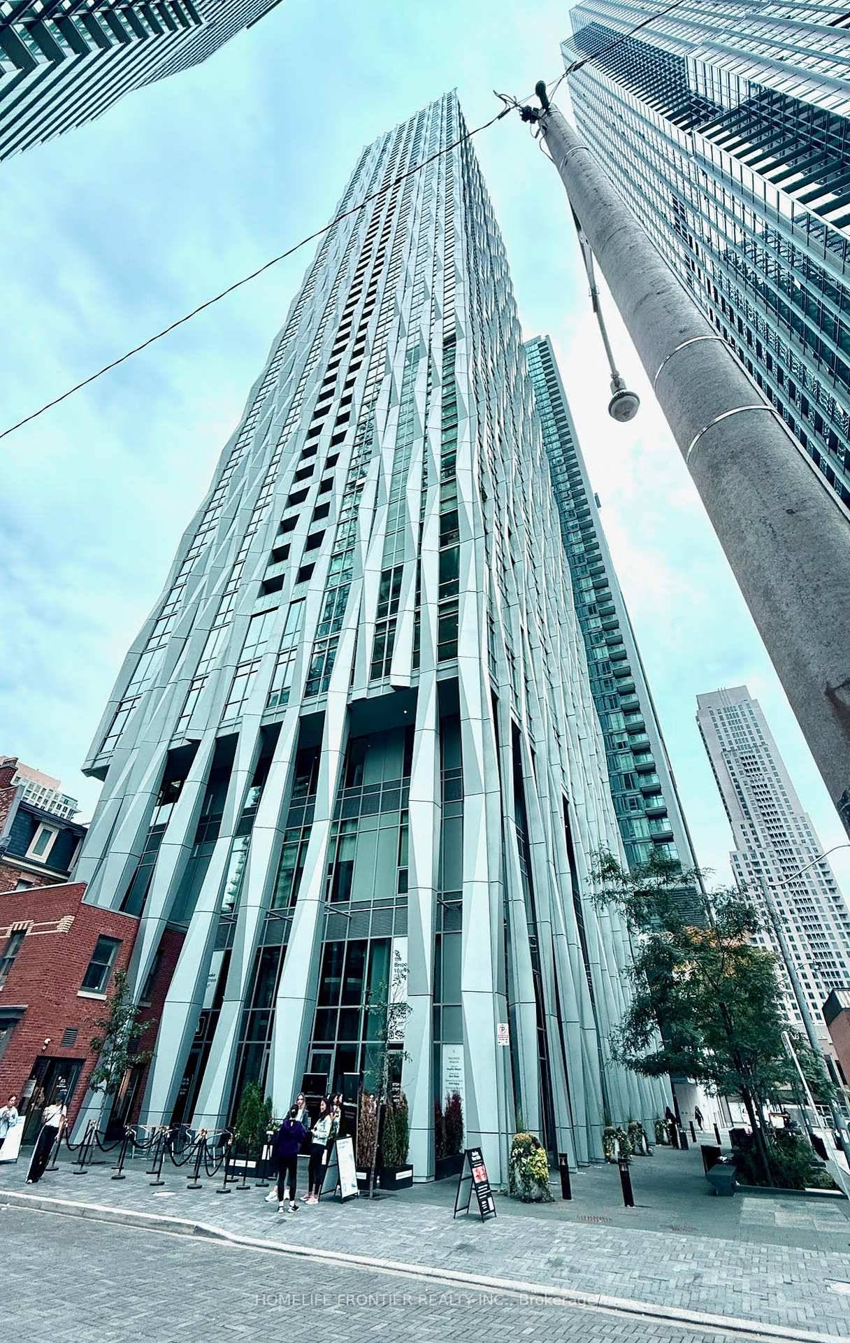 No. 1 Yorkville, Setting Foot At The Corner Of Yorkville Ave amp ; Yonge St, Minutes Away You Can Stroll Through The Designer Boutiques On Bloor St.
