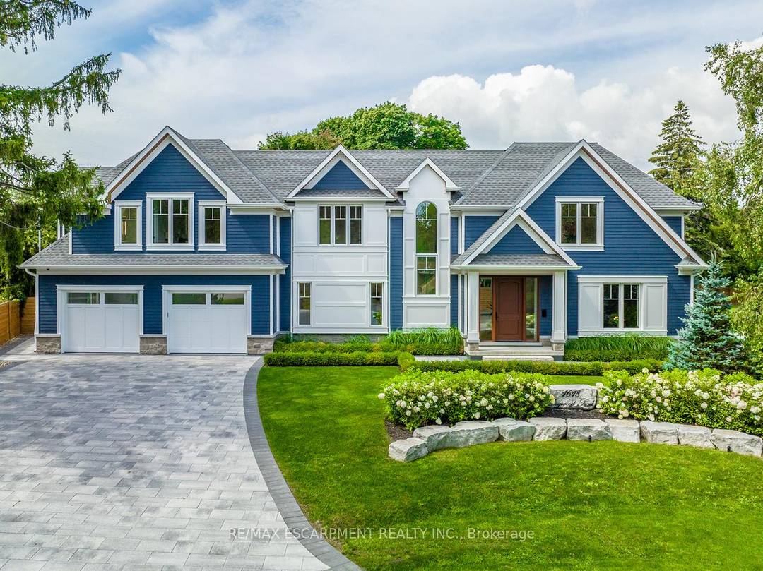 Stunning New Custom Built Masterpiece !