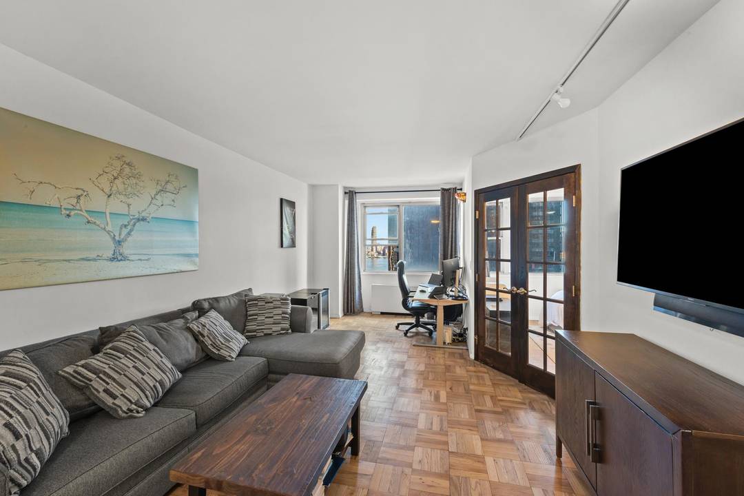 Welcome to Apartment 12E at 300 East 40th Street in The Churchill, a full service condop building in the heart of Murray Hill, Manhattan.