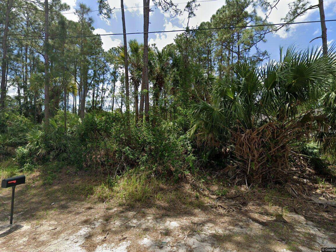 Tucked away on a quiet street in Palm Bay's Port Malabar neighborhood, is YOUR blank canvas on nearly a quarter acre of Florida sunshine.