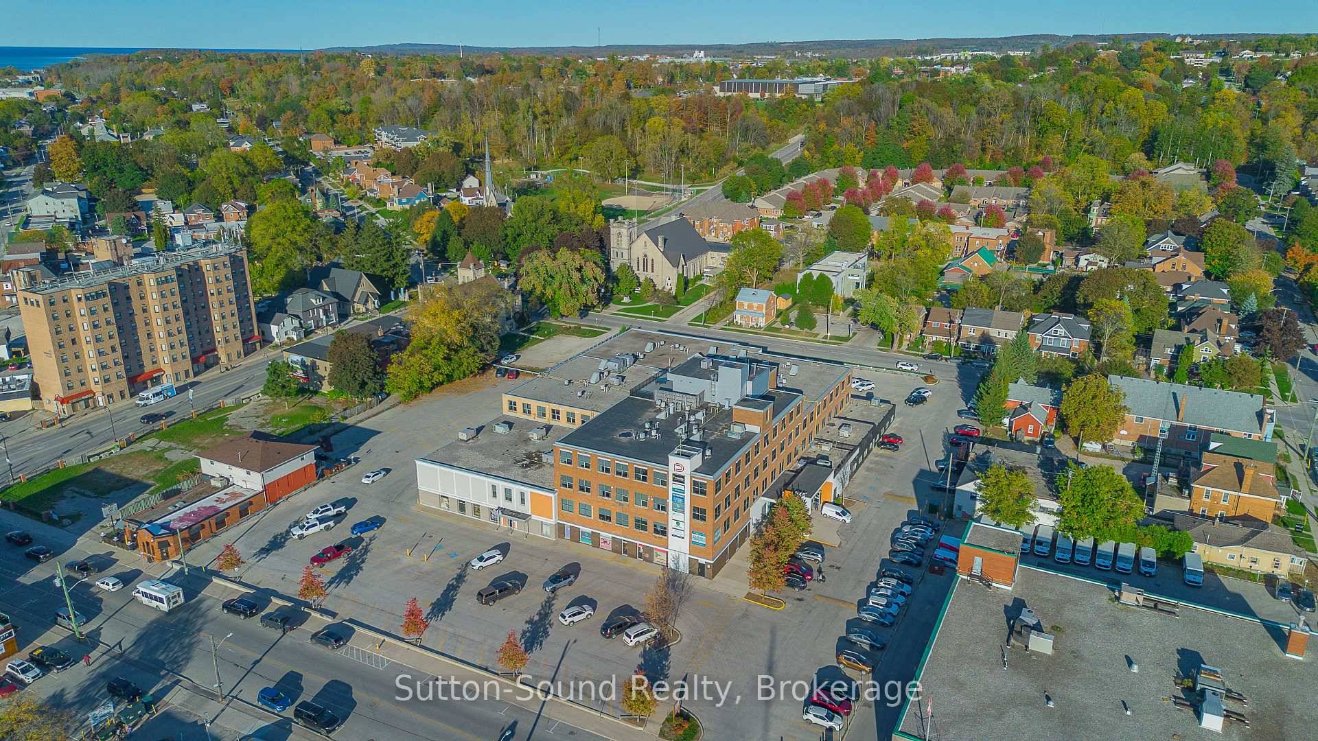Luxury Downtown Living in Owen SoundIf youre looking for elegant, maintenance free living in the heart of downtown Owen Sound, this stunning condominium is not to be missed.