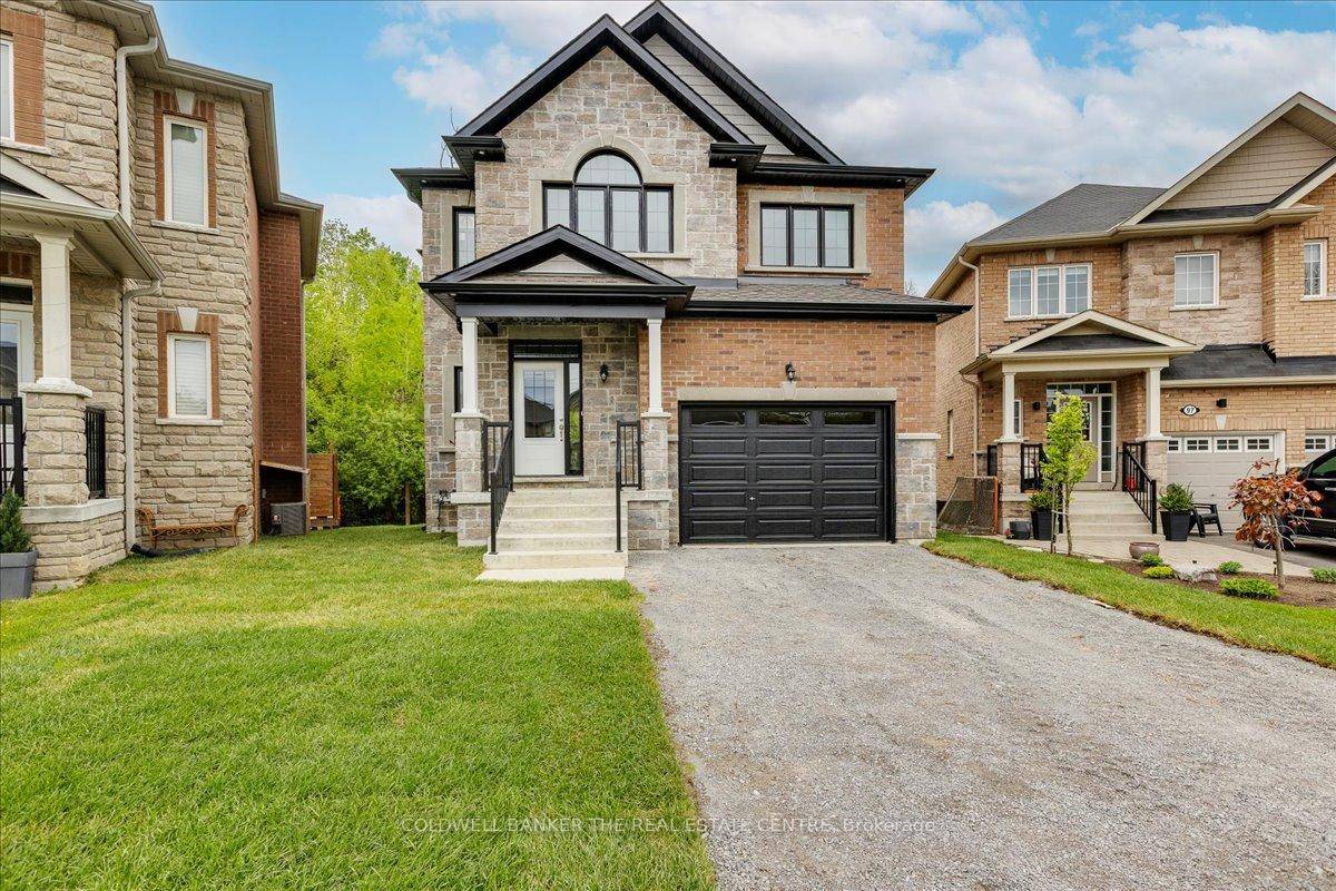 New construction 3 br home on a pie shaped ravine lot.