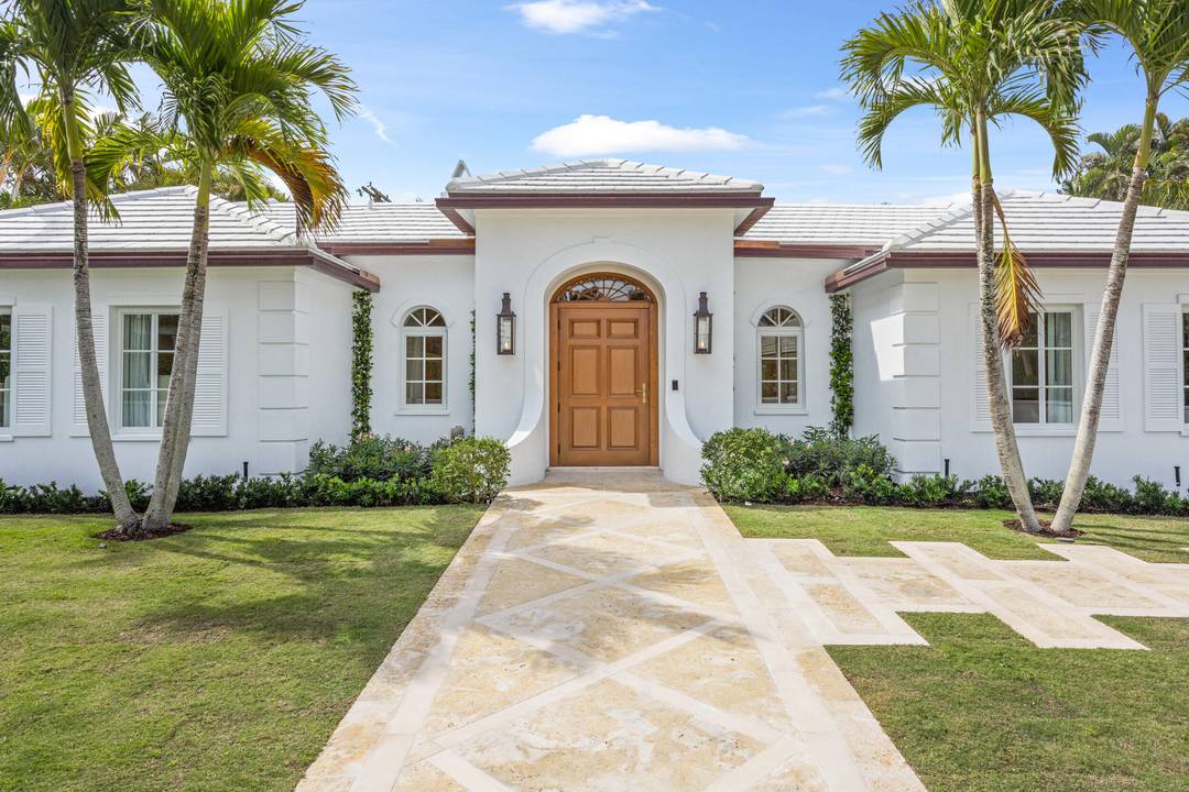 This exquisite 4 bedroom Bermuda style home is ideally located near town and offers endless luxury and a sophisticated sensibility.