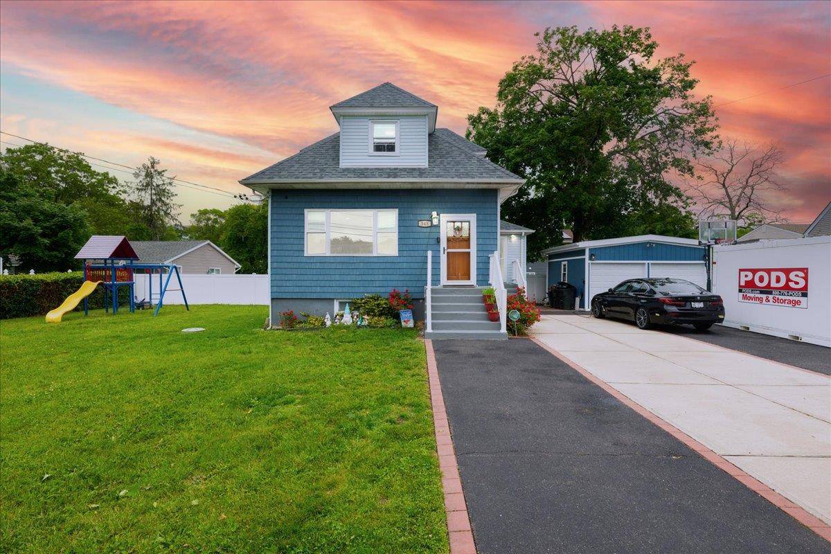 Motivated Seller and home qualifies for closing costs assistance !