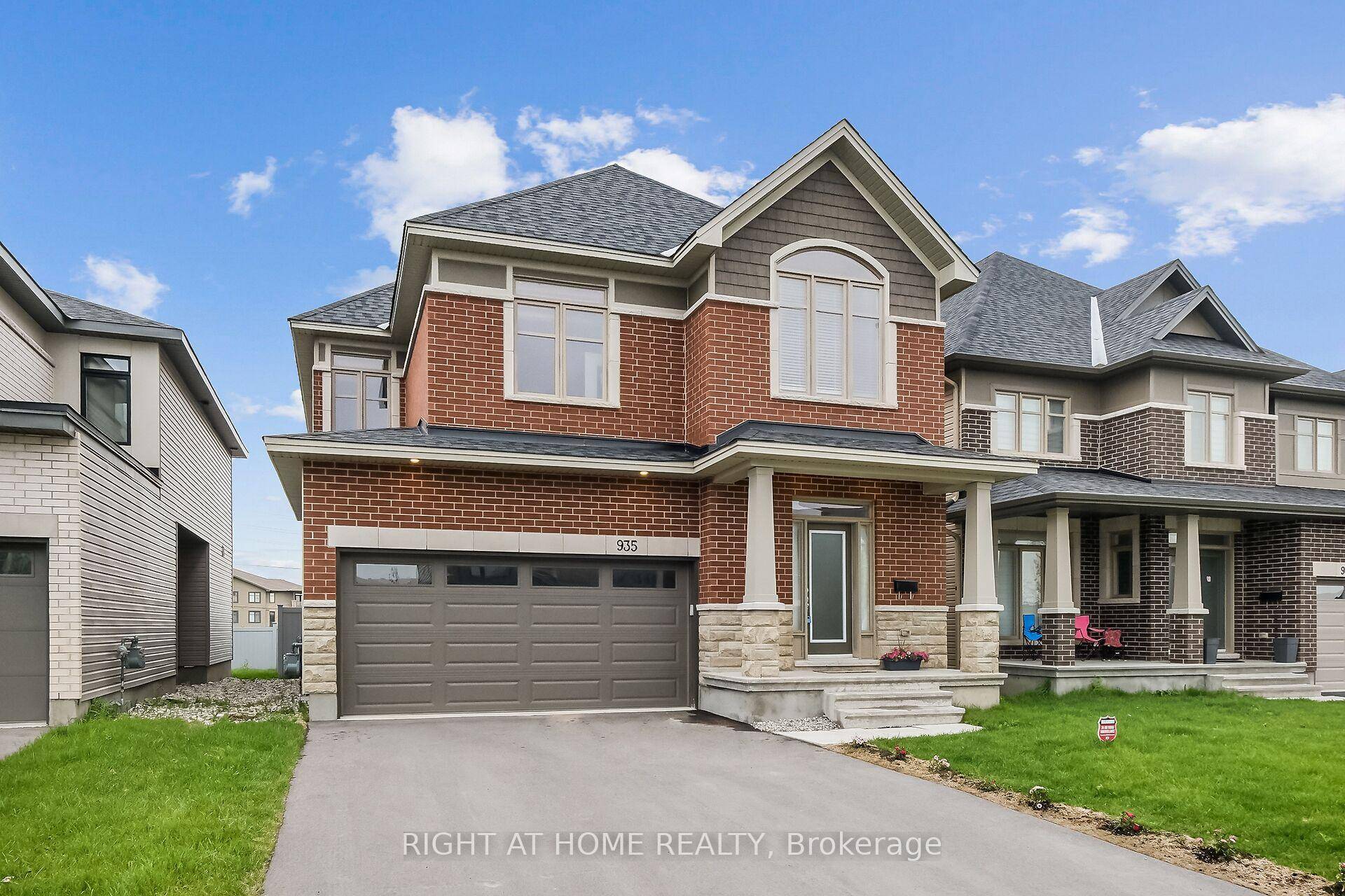 Beautifully upgraded 2023 Claridge built home offering over 3, 300 sq.