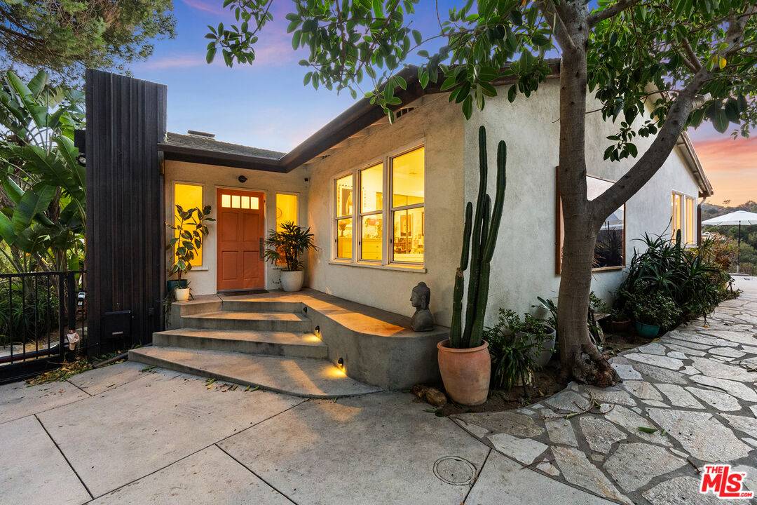 2316 Laurelmont Pl 2BR Hollywood Hills East La