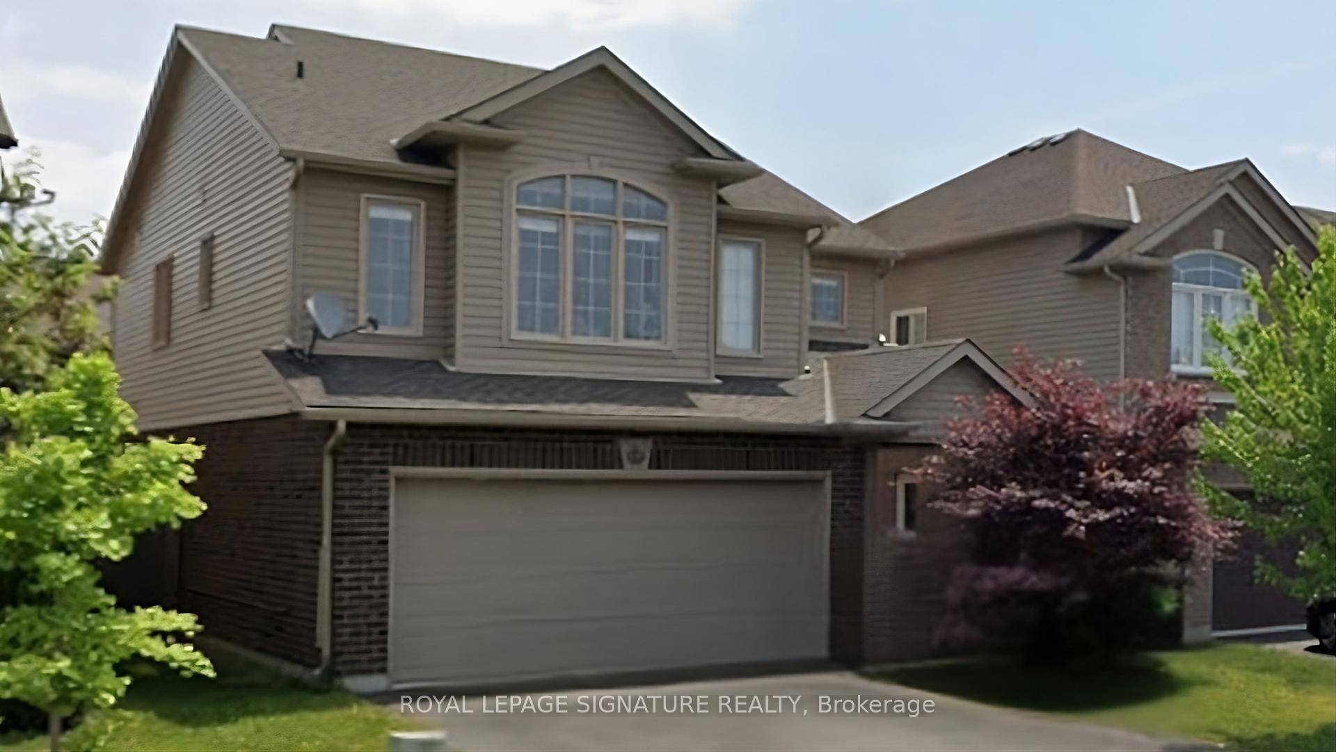 Just 10 minutes from one of the Wonders of the World, this stunning home offers over 3000 sq ft of finished living space, including a fully finished basement with in ...