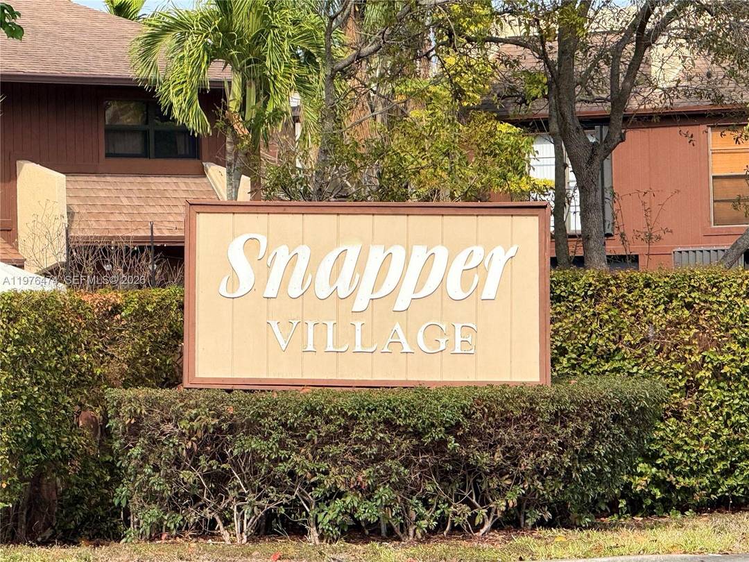 Discover comfort, convenience, amp ; resort style living in this rarely available one story 3 2 residence located in the highly desirable gated community of Snapper Village.