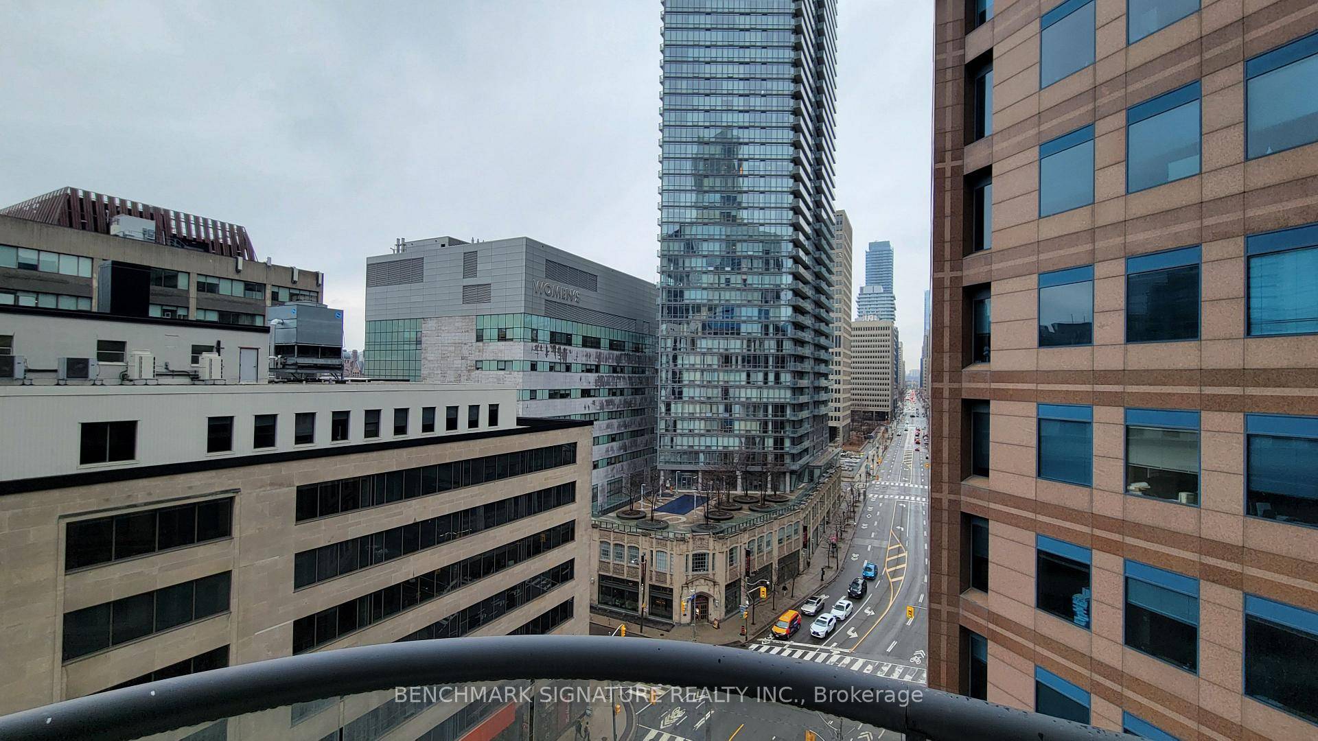 Welcome to your executive luxury apartment in the heart of the city !