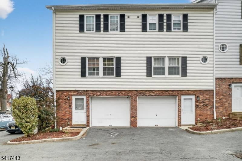 Charming 3 bedroom, 1 bathroom home located in a convenient area of Passaic.