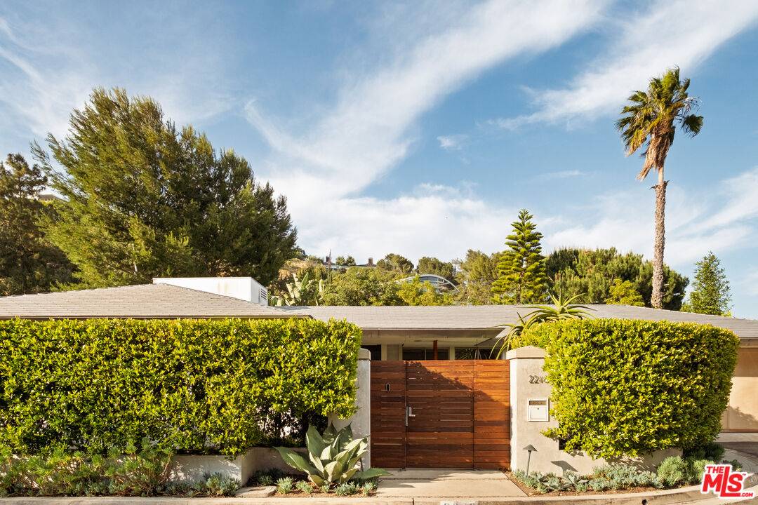 2246   Chelan Pl 2BR Hollywood Hills East La