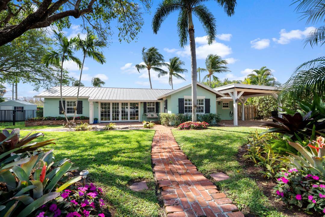 402 Lake Drive, Delray Beach, Florida Minutes from the ocean, vibrant downtown Delray Beach and the Delray Beach Playhouse, the desirable Lake Ida neighborhood is a peaceful oasis centered on ...