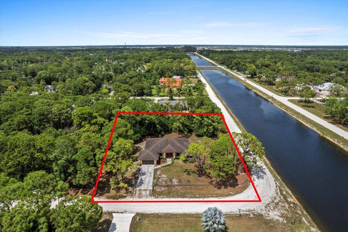 Spacious 4BR 2BA home with nearly 2, 500 sq.