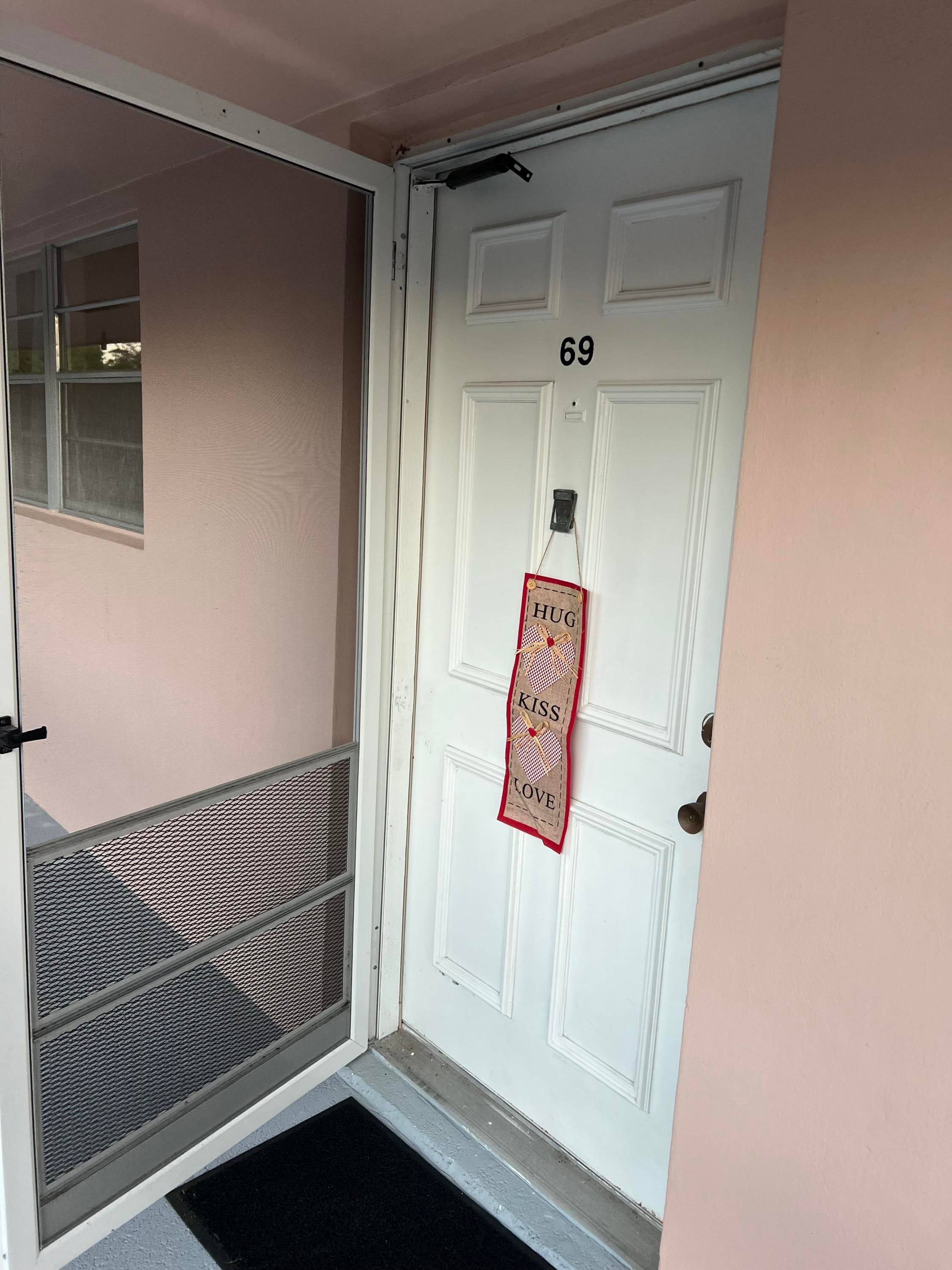 Welcome to Little Club, a serene and vibrant 55 community nestled in Jupiter, FL, adjacent to the lush beauty of Jonathan Dickinson State Park.