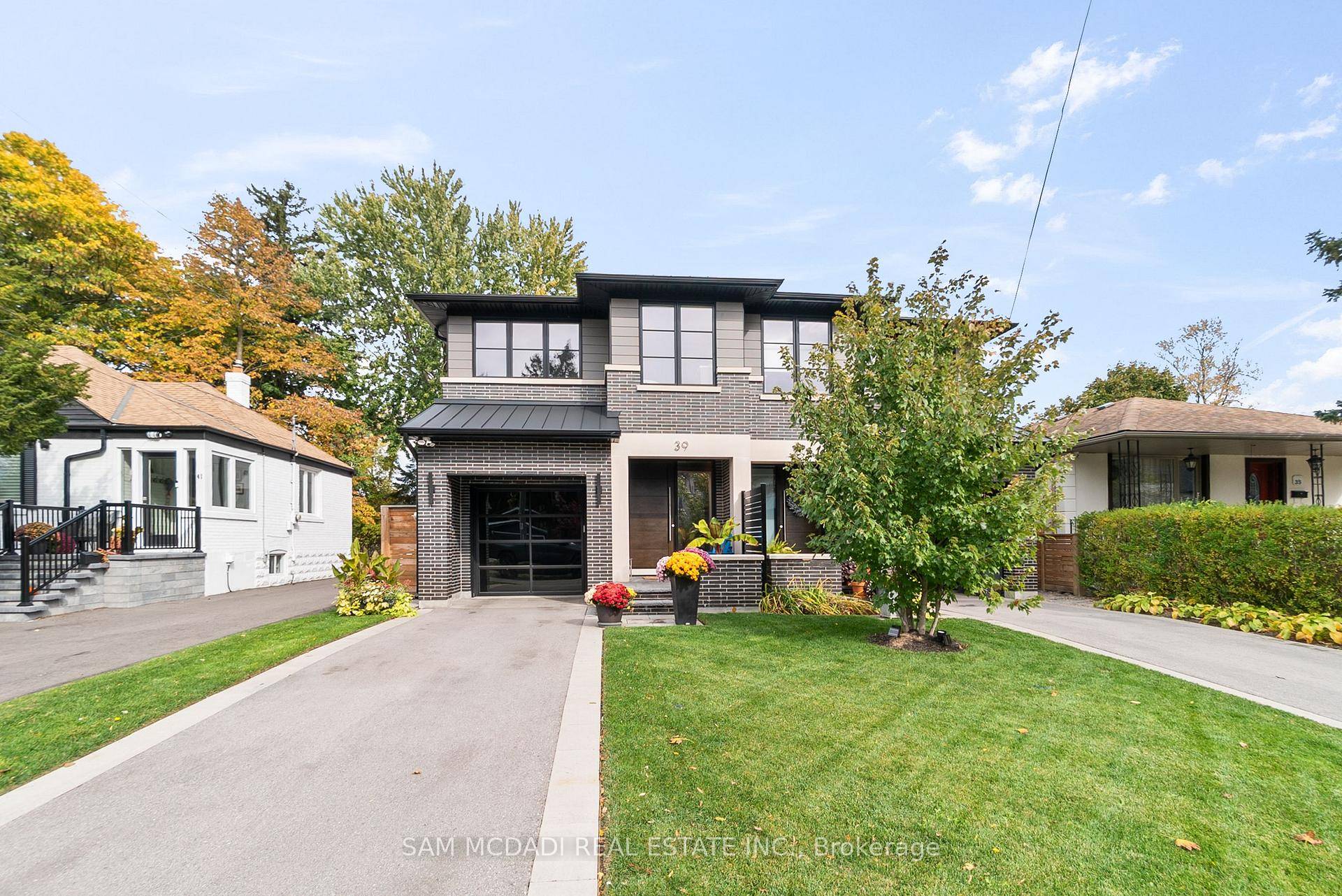 Discover elevated living in this remarkable 3 bedroom, 5 bath semi detached home, masterfully built by the prestigious Easton Homes and perfectly located in Port Credit.