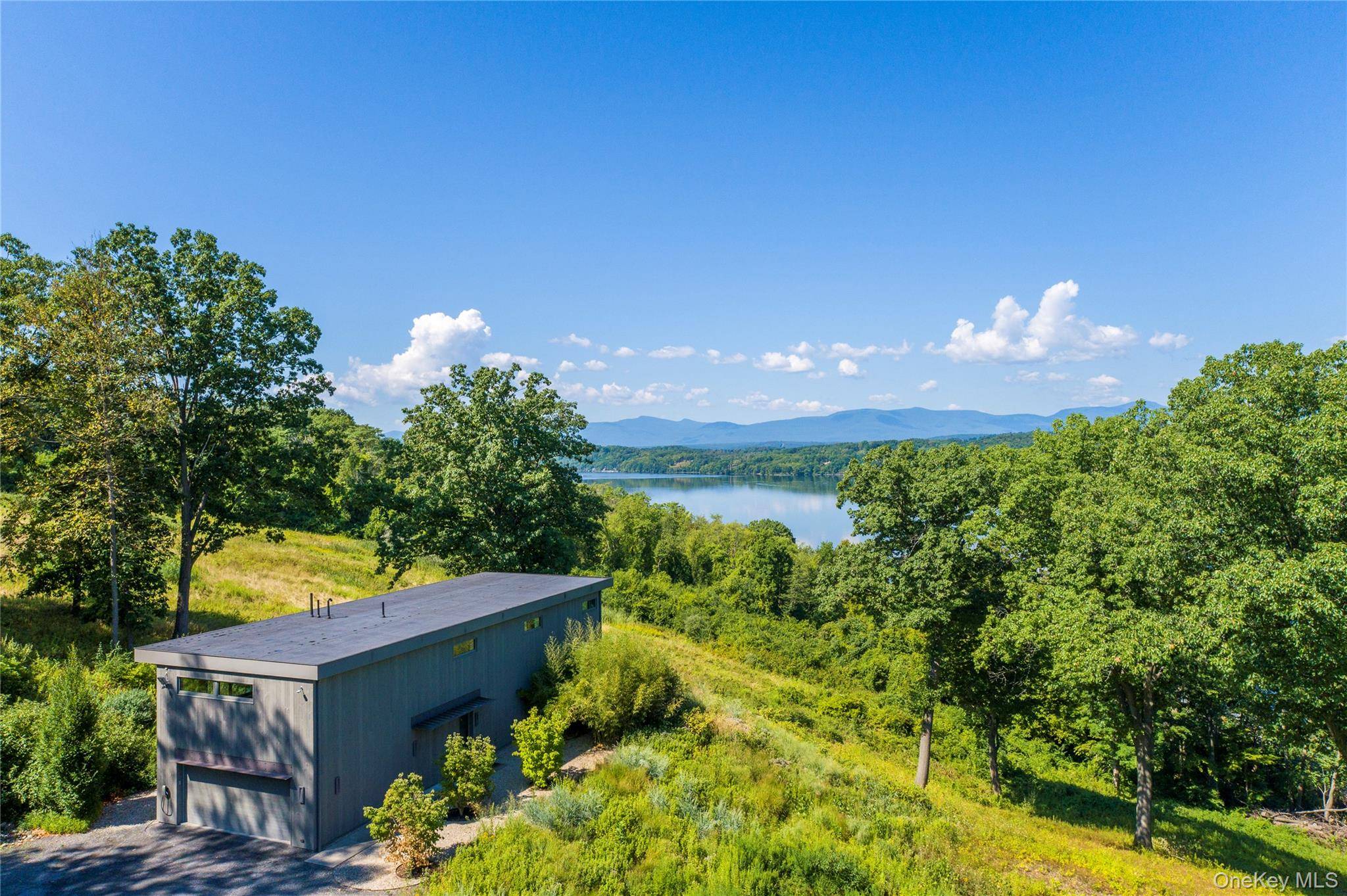 With drop dead gorgeous, close range views of the Hudson River, this 3BD 2.