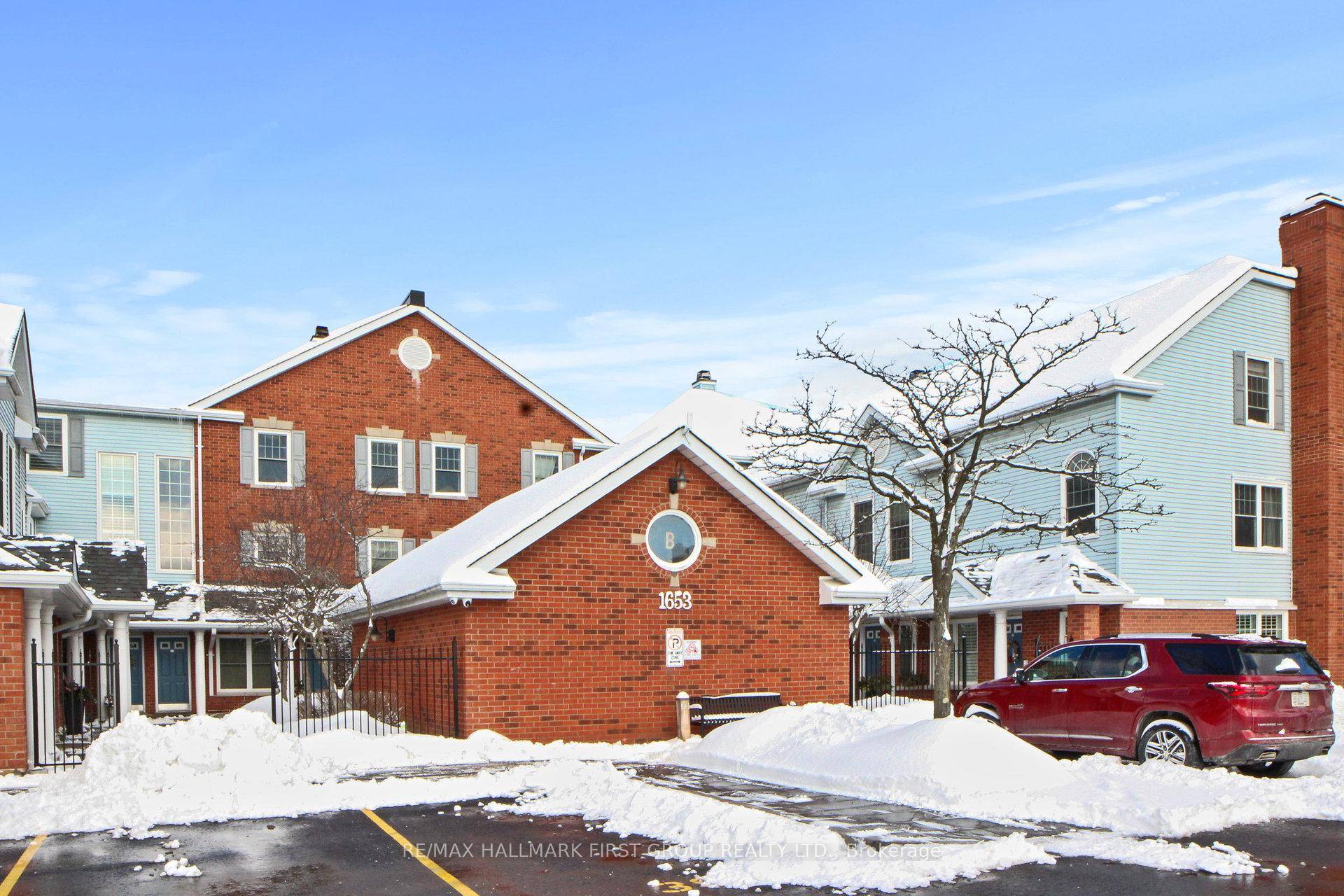 Must See 3 Bedroom, 3 Bathroom, 1, 660 Sq.
