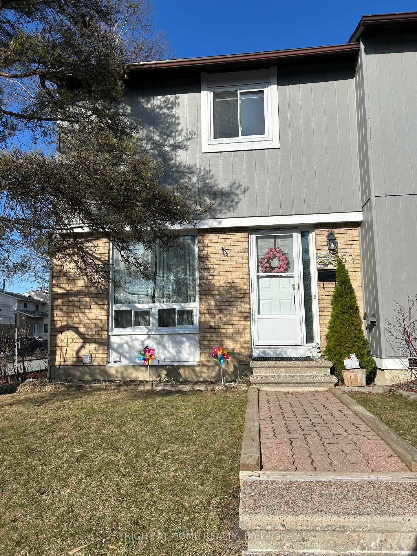 Welcome to this beautifully updated 3 bedroom townhome condo end unit nestled in a family friendly neighbourhood.