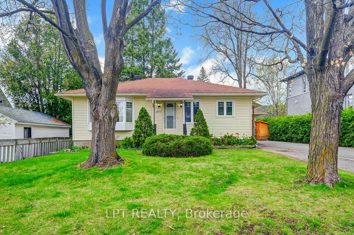Opportunity knocks in sought after Alta Vista !