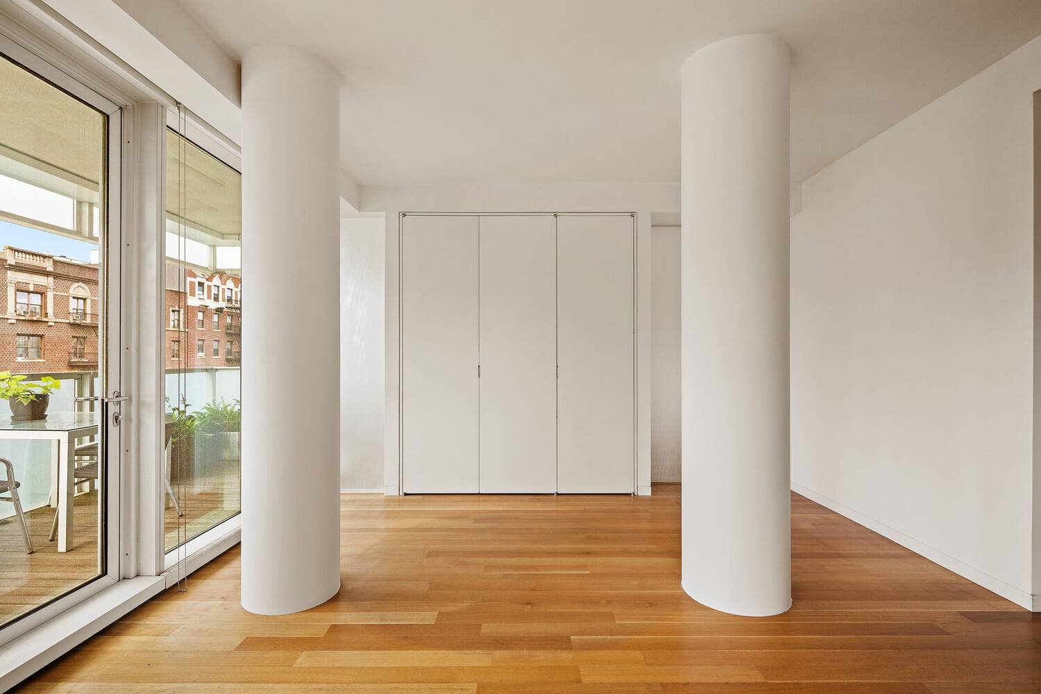 Exceptional layout, location, and amenities at 1 Grand Army Plaza Richard Meier's Brooklyn masterpiece, located near some of the borough's finest institutions.