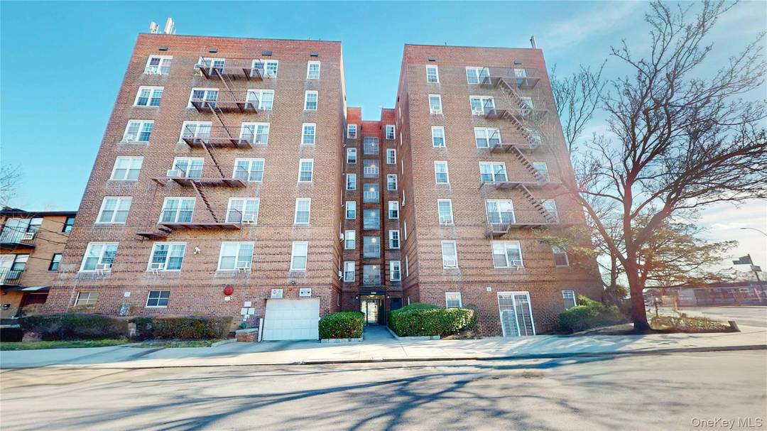 A spacious one bedroom condo in the heart of Rego Park, offering 729 square feet of thoughtfully designed living space.