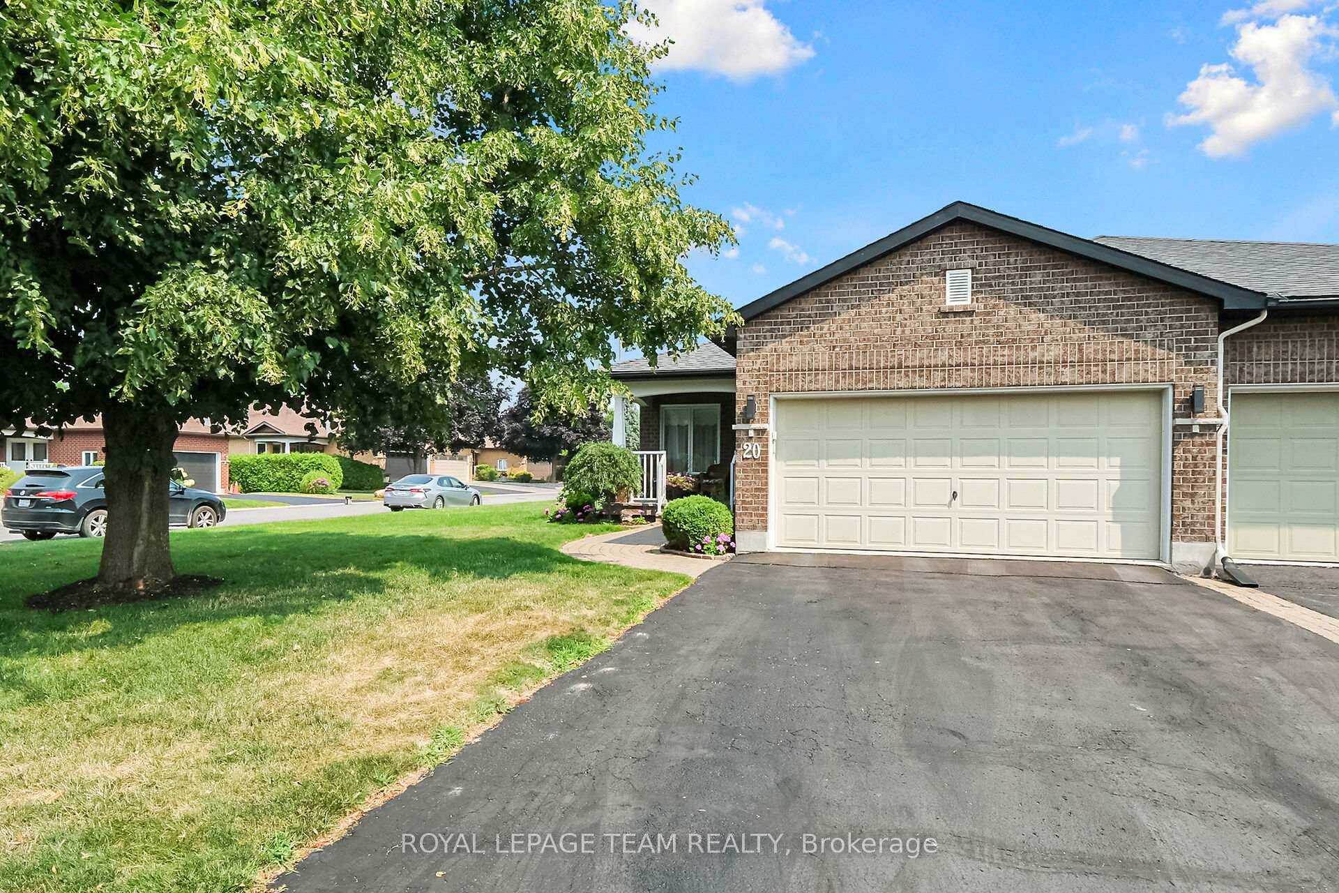Welcome to this beautifully maintained 3 bedroom, 3 bathroom adult lifestyle bungalow in a sought after adult lifestyle community of Pine Hill in Kanata South.
