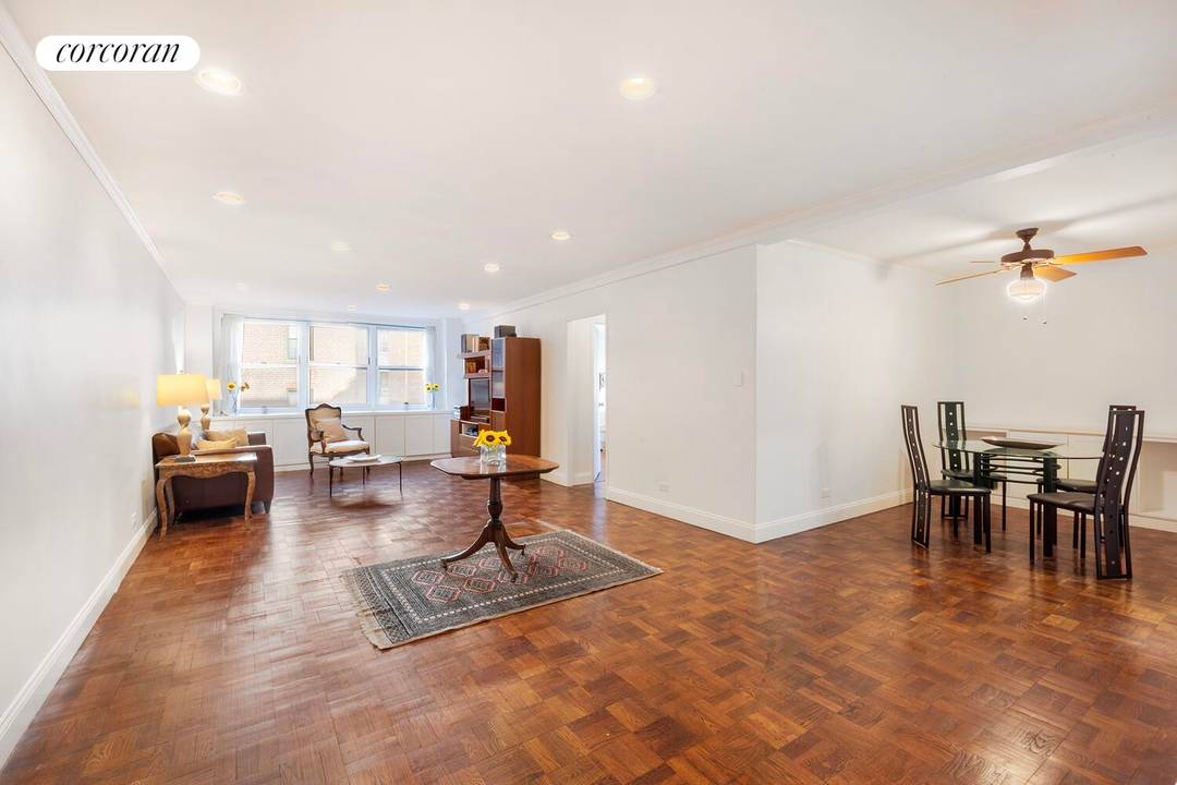 Residence 4D at 315 East 70th Street offers generous proportions, excellent light, and a versatile layout in a prime Lenox Hill location.