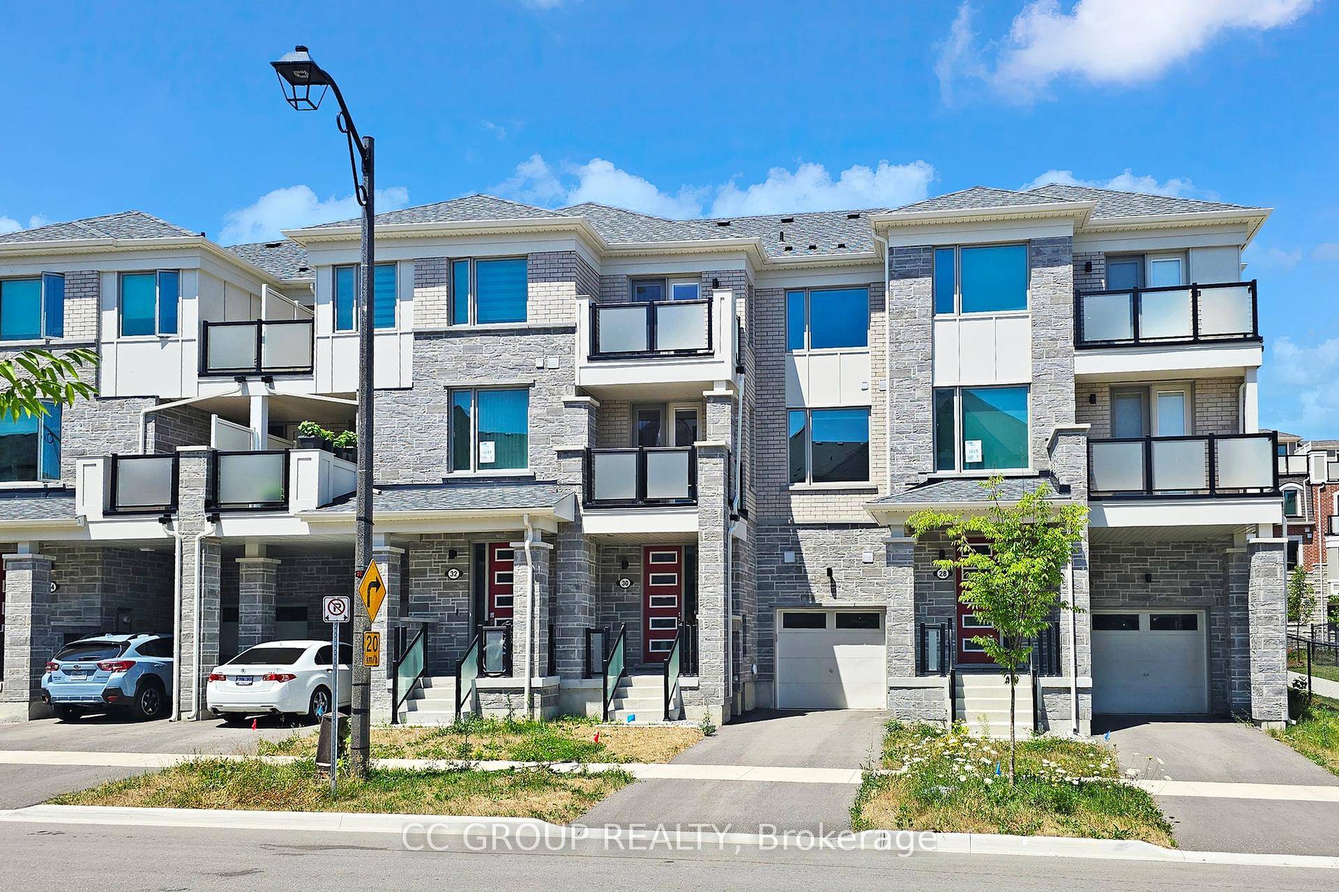Modern freehold townhouse.