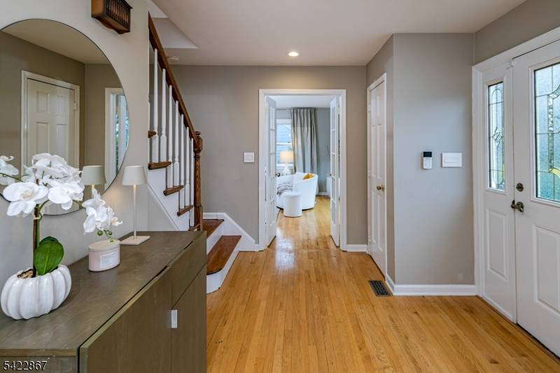 This Belle Mead showstopper doesn't follow trends ; it defines them.