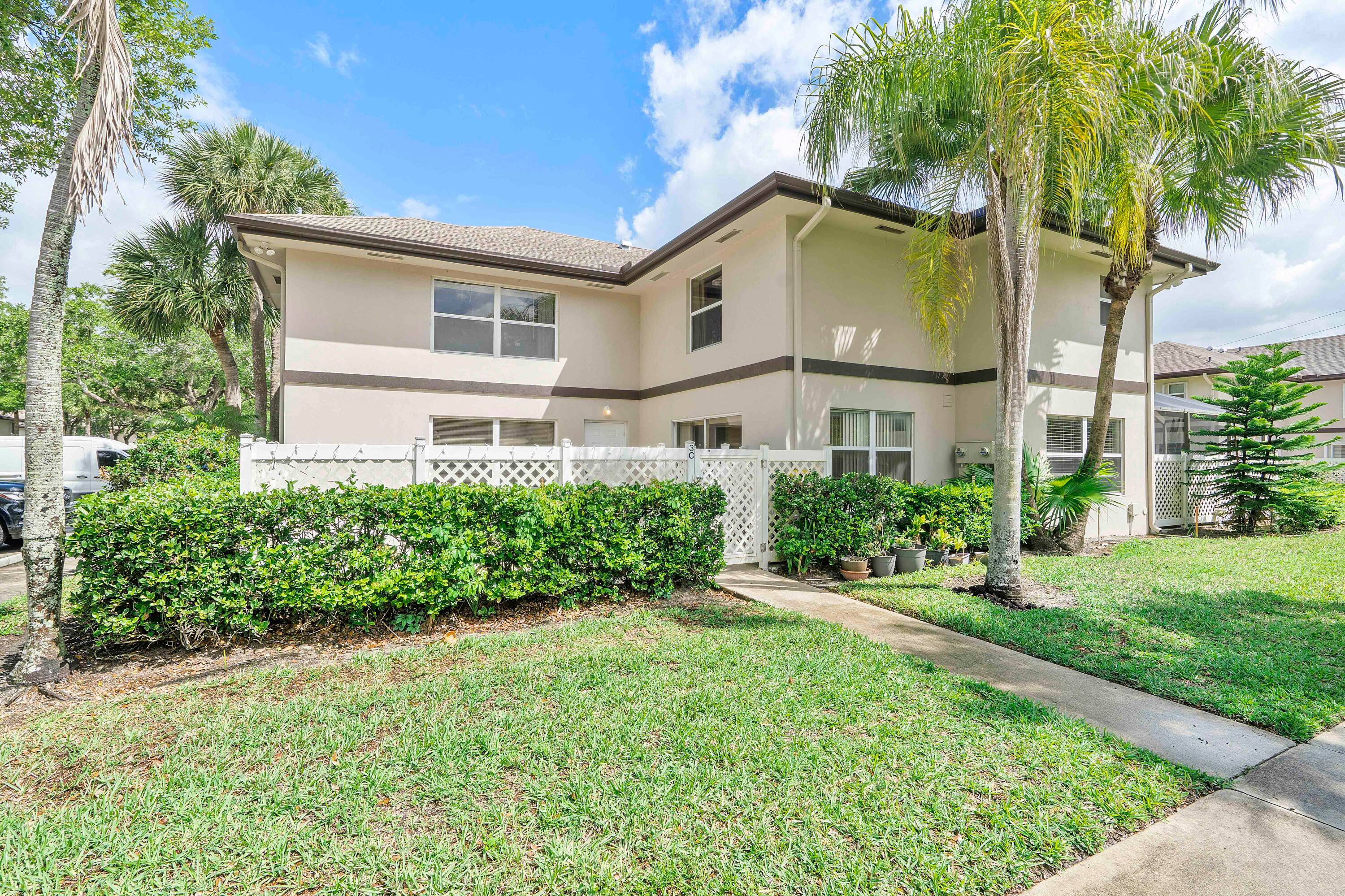 Discover exceptional value at 3 Amherst Court C in Royal Palm Beach !