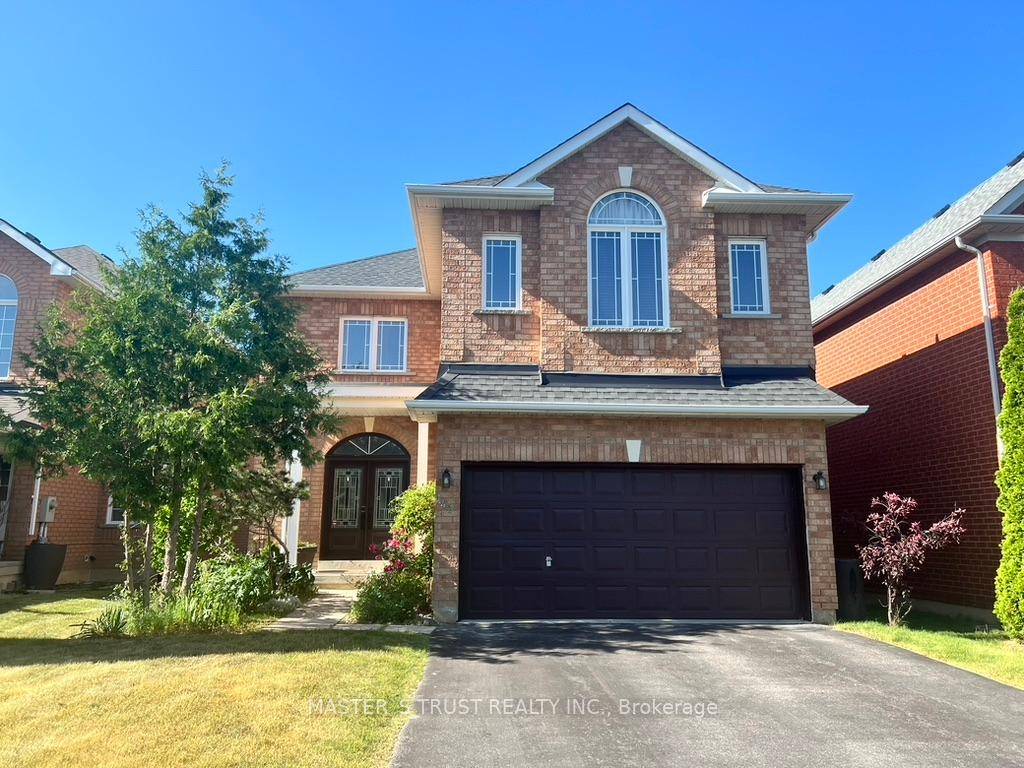Stunning Ravine Lot, Greenbelt amp ; Pond W Private Yard.