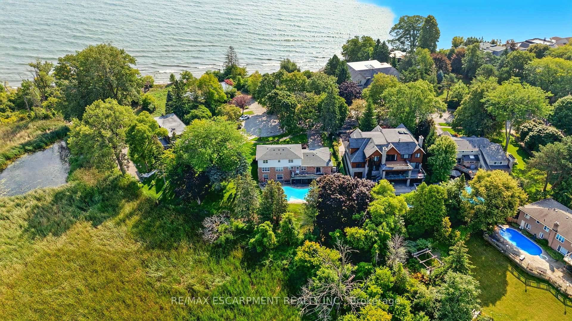 An extraordinary opportunity in the prestigious Clarkson Village, this rare property is set on a half acre lot backing directly onto the protected Rattray Marsh Conservation Area a truly unmatched ...