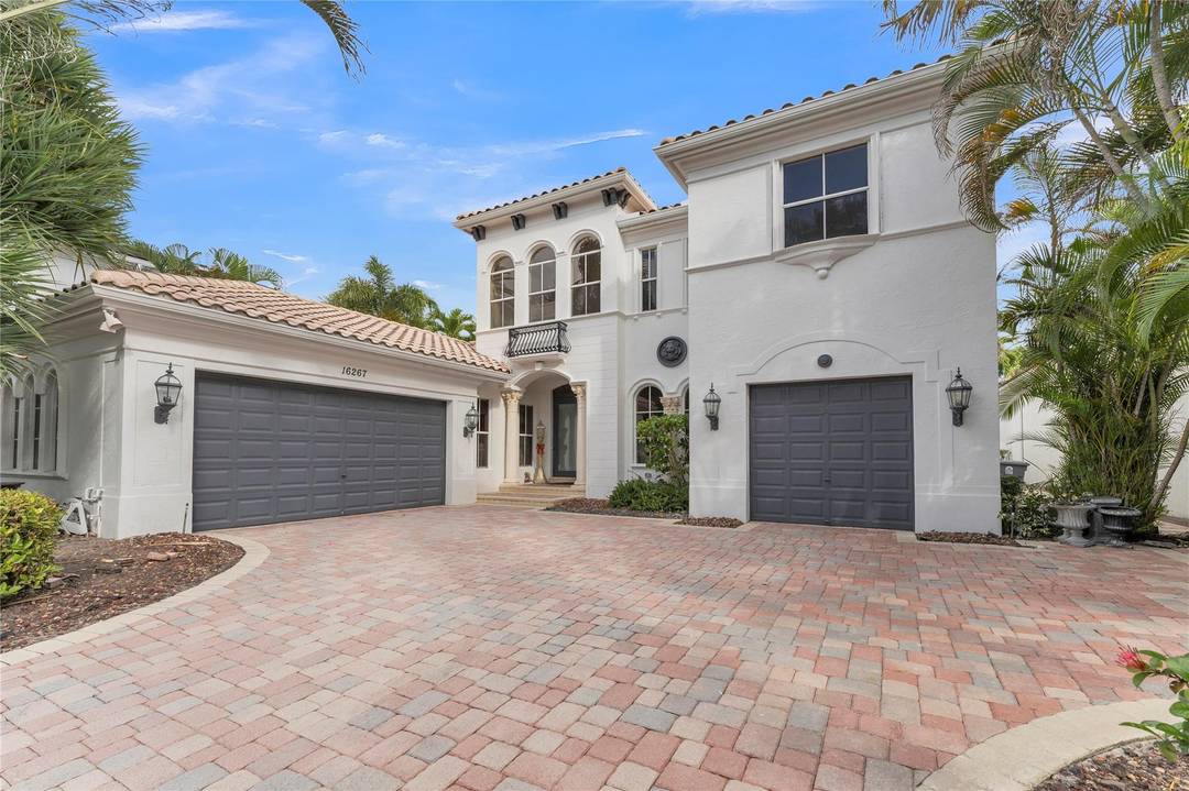 Located in the desirable Bristol Pointe community, this residence enjoys a peaceful, gated setting with convenient access to shopping, dining, and Boca Raton s renowned lifestyle.