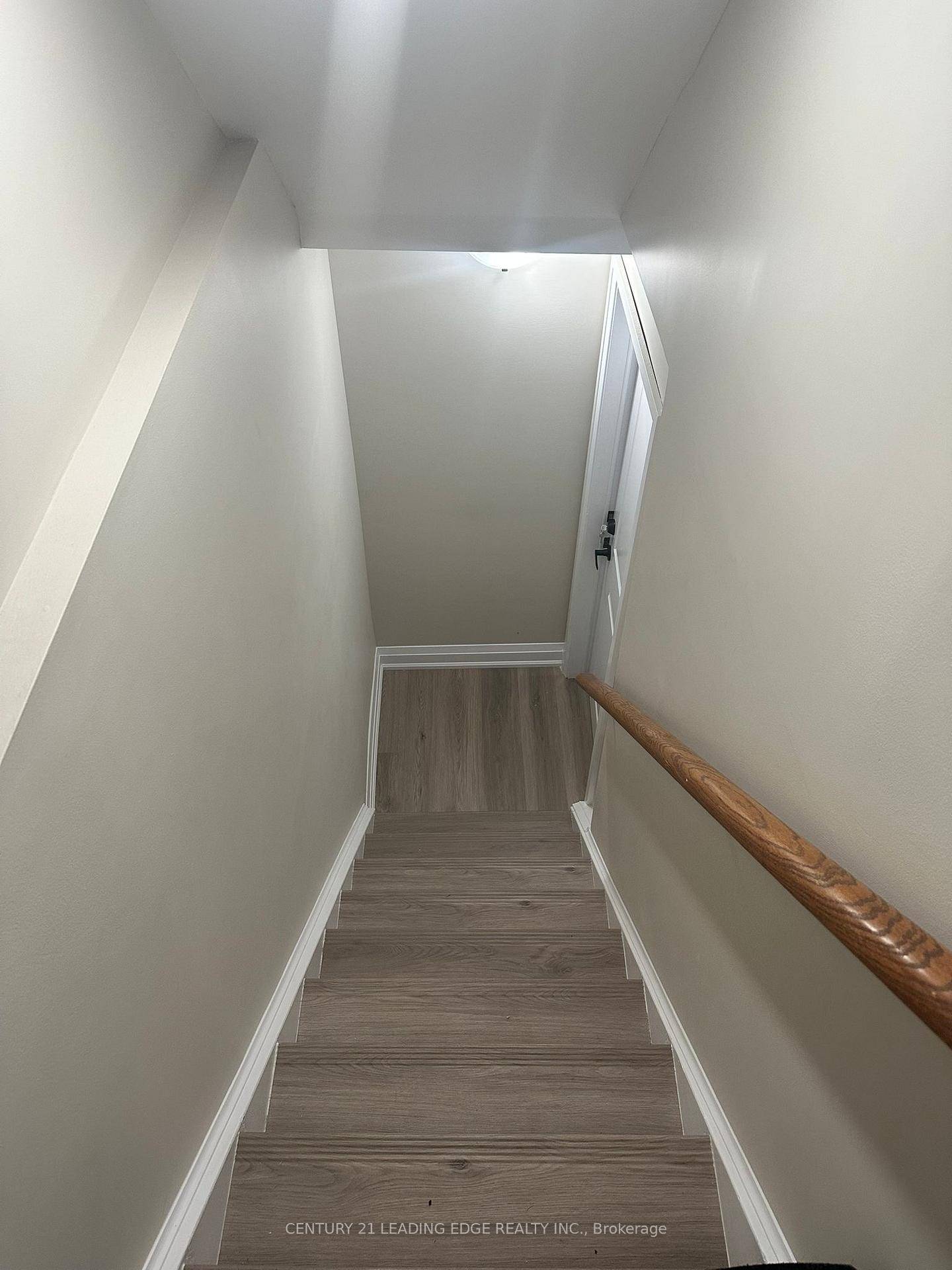 This brand new, Legal 2 Beds 1 Bath Lower Level suite is located in one of Oakville's most prestigious communities.