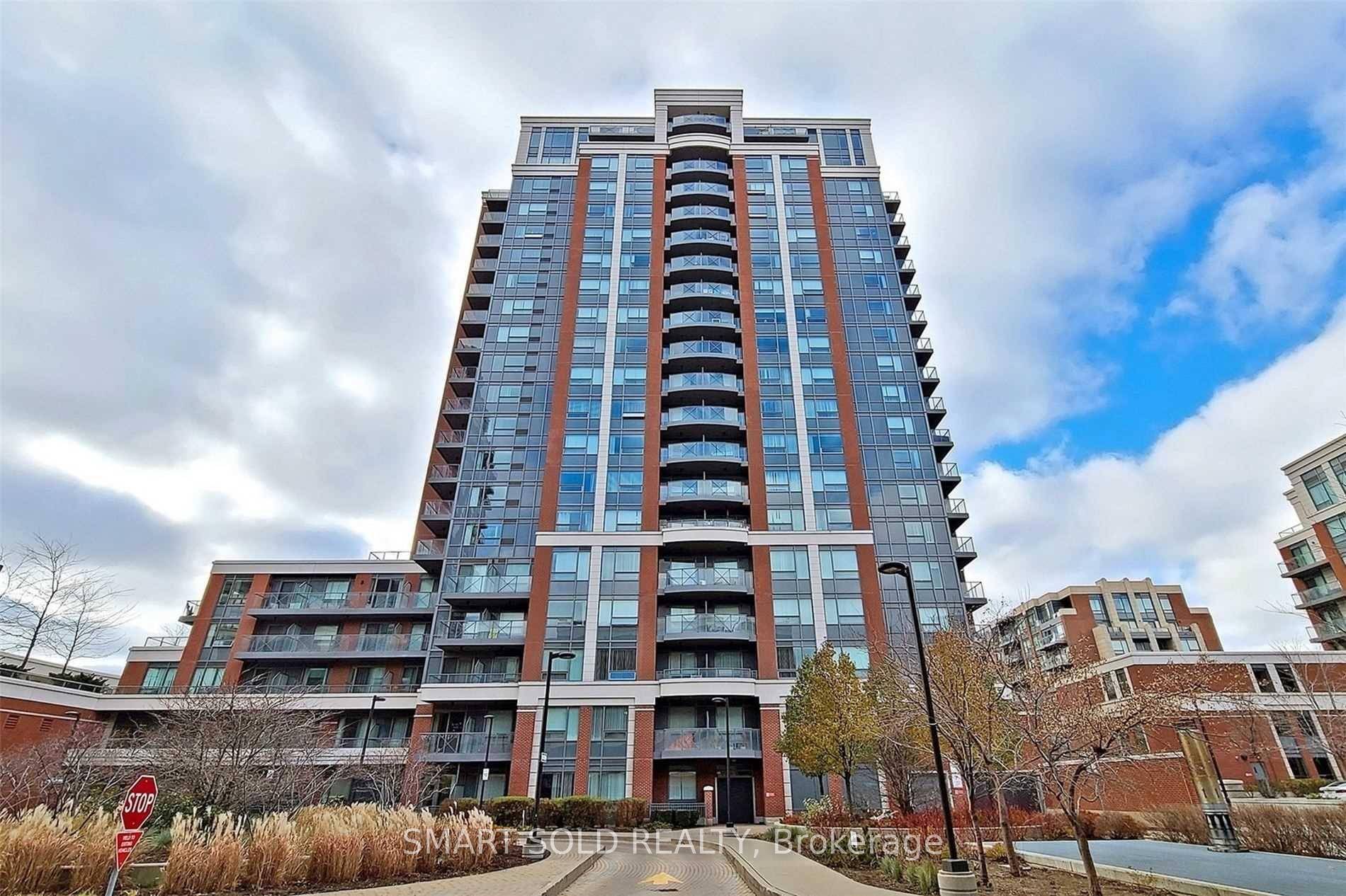 Bright amp ; Spacious 2 Bed amp ; 2 Bath Condo In The Heart Of Unionville Downtown Markham !