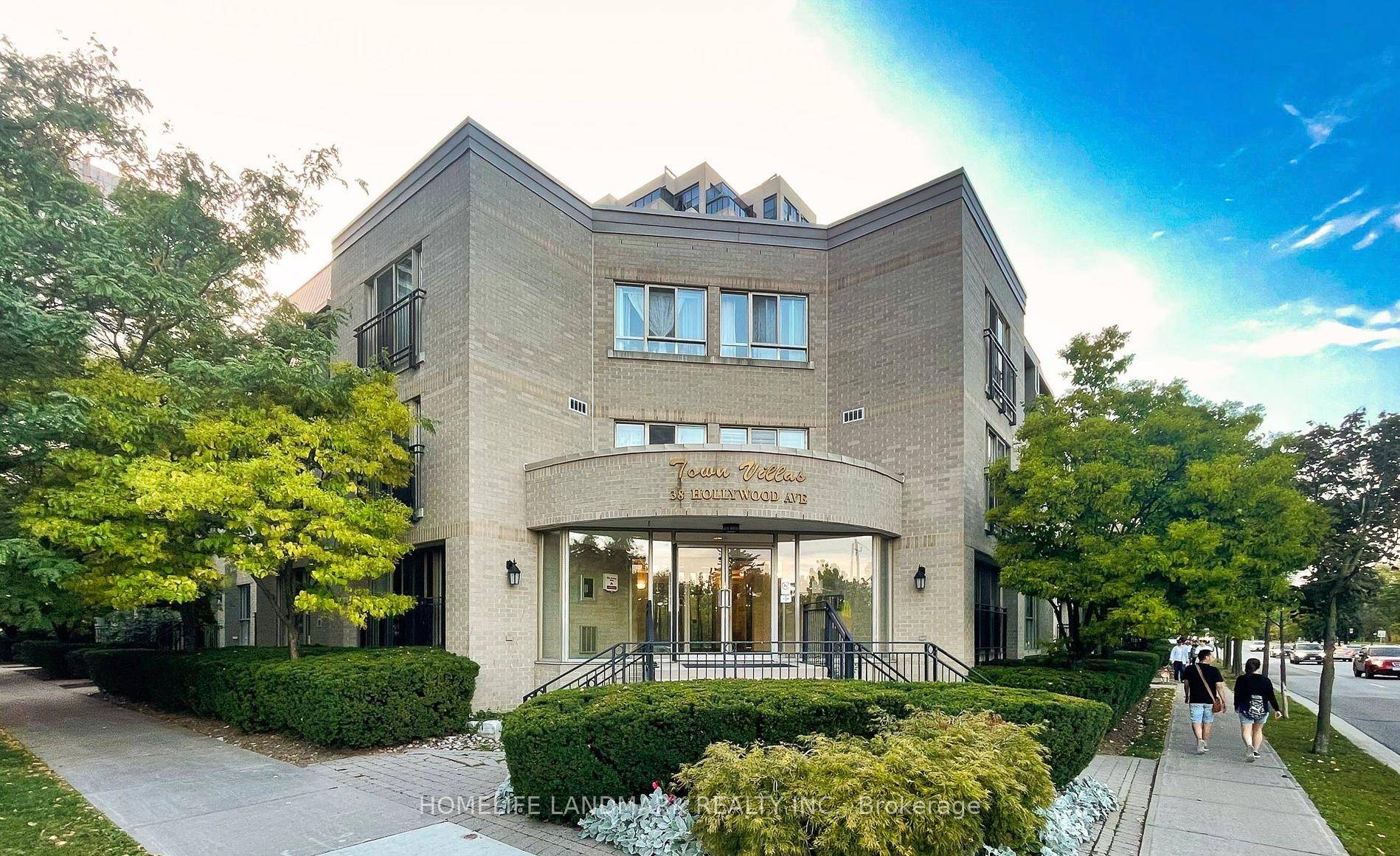 Spacious and bright 1 Bedroom condo 690 sq.