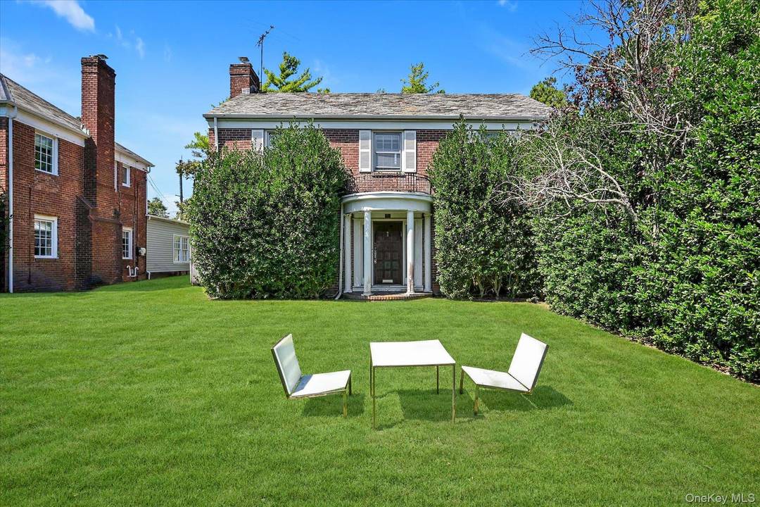 Welcome to 16 Beechwood, Lawrence, NY A Home with Endless Potential in the Heart of Sutton Park Located in the desirable Sutton Park section of Lawrence, this home offers approximately ...