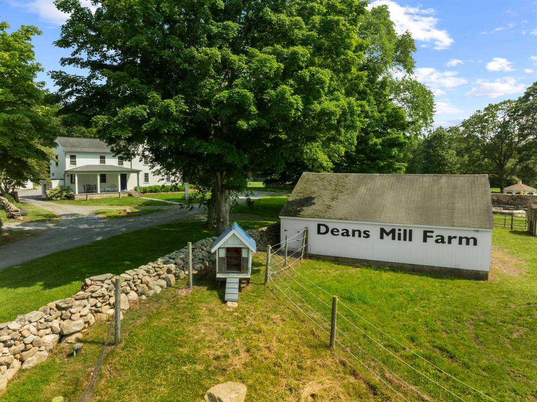 Dragonfly Equestrian Center Built 2018, 18 stalls, Indoor Outdoor riding ring, round pen, Multiple Buildings, wash stalls, trainer's apartment, hiking horse trails Dragonfly Disc Golf.