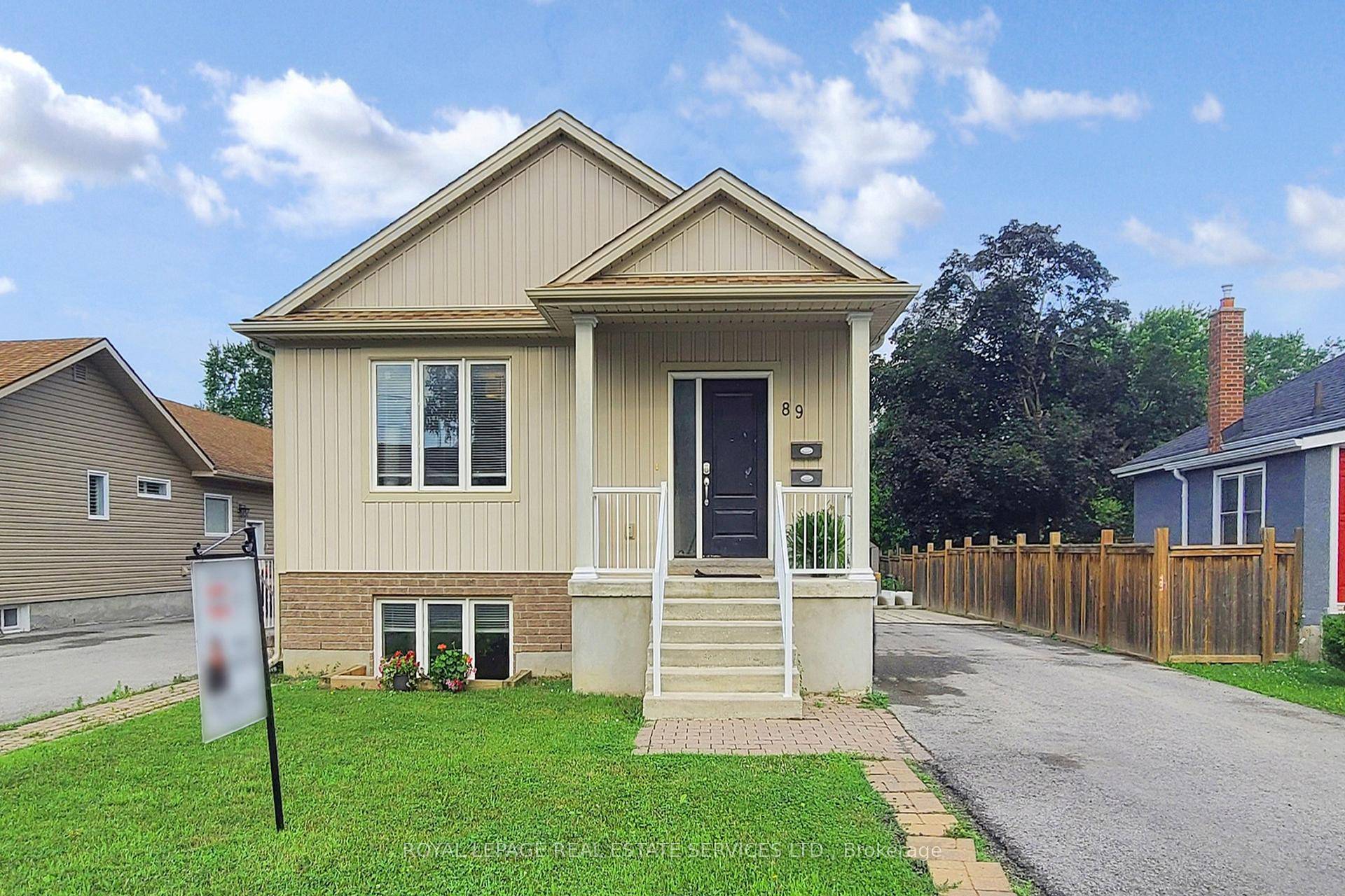 Seeking AAA TENANTS. Live in this open concept, well maintained, carpet free 6 bedroom, 3 full bathroom St Catherines home built just 7 years ago.