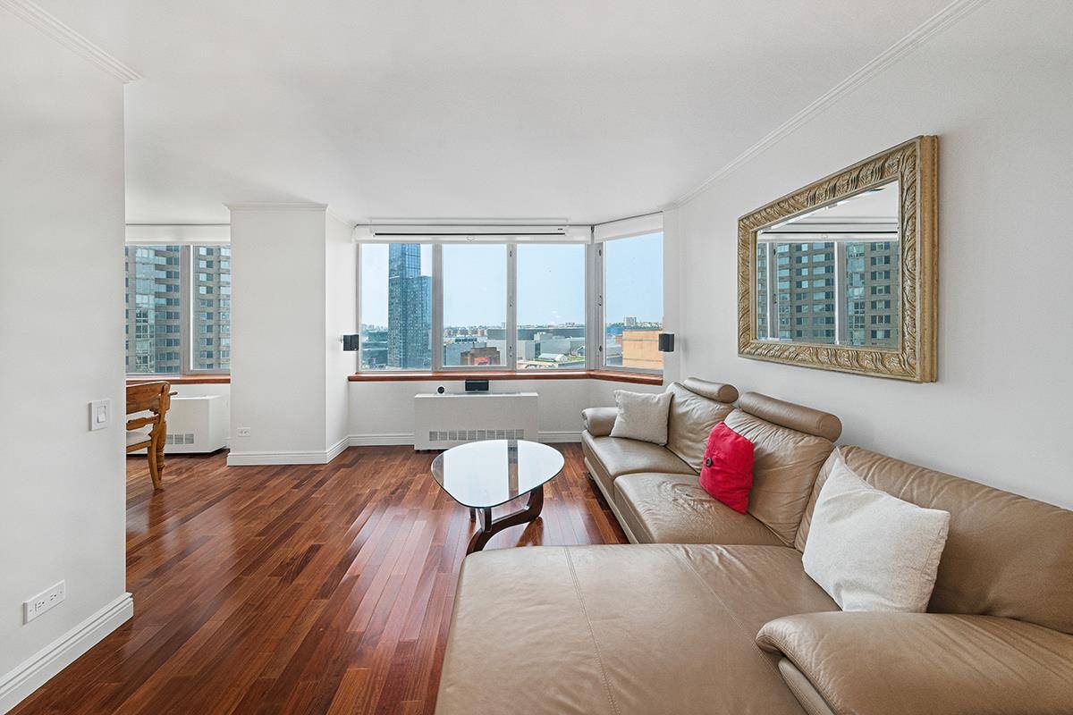 COMPLETELY RENOVATED, SUNNY WITH GREAT VIEWS !