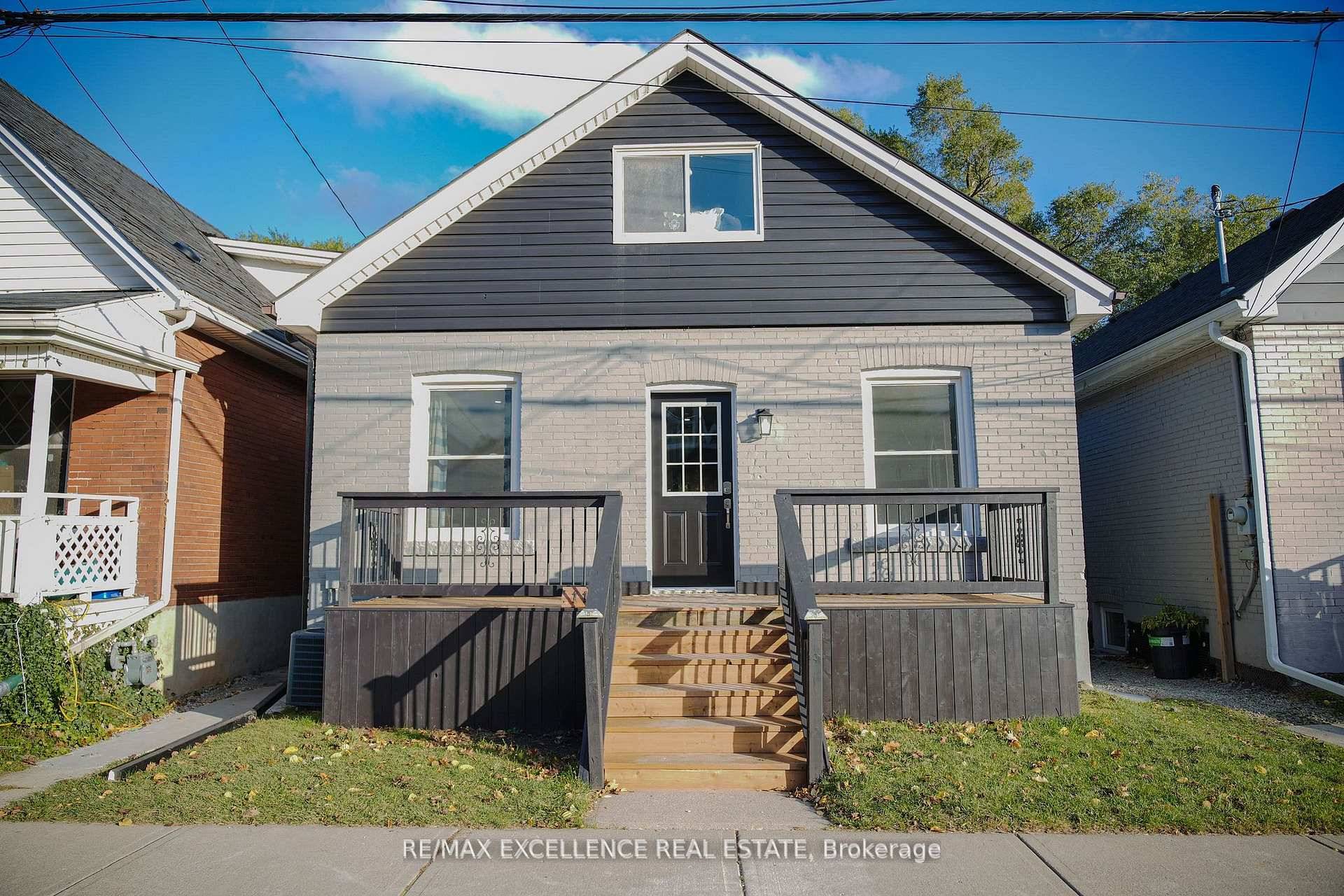 Prime Hamilton Mountain Completely Renovated amp ; Move In Ready !