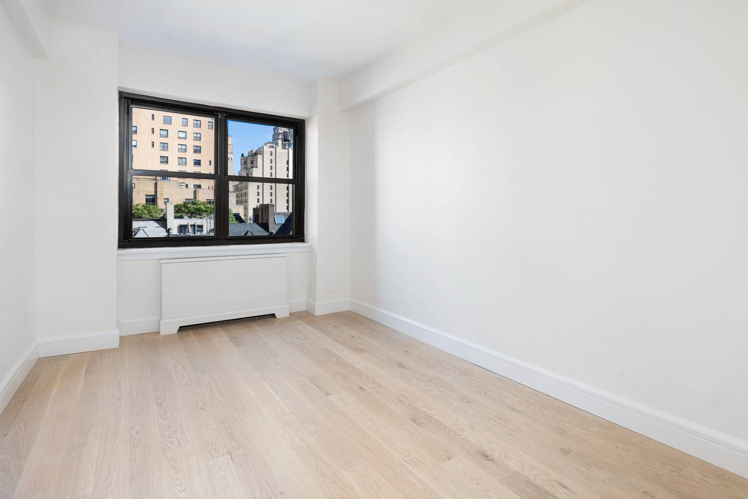 NO BOARD APPROVAL FOR MINT RENOVATED, 1BR, MOVE IN READY APARTMENT !