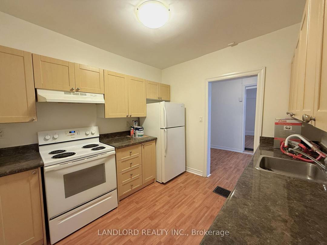 Inviting 1 Bed, 1 Bath Suite Offering Comfort And Convenience.