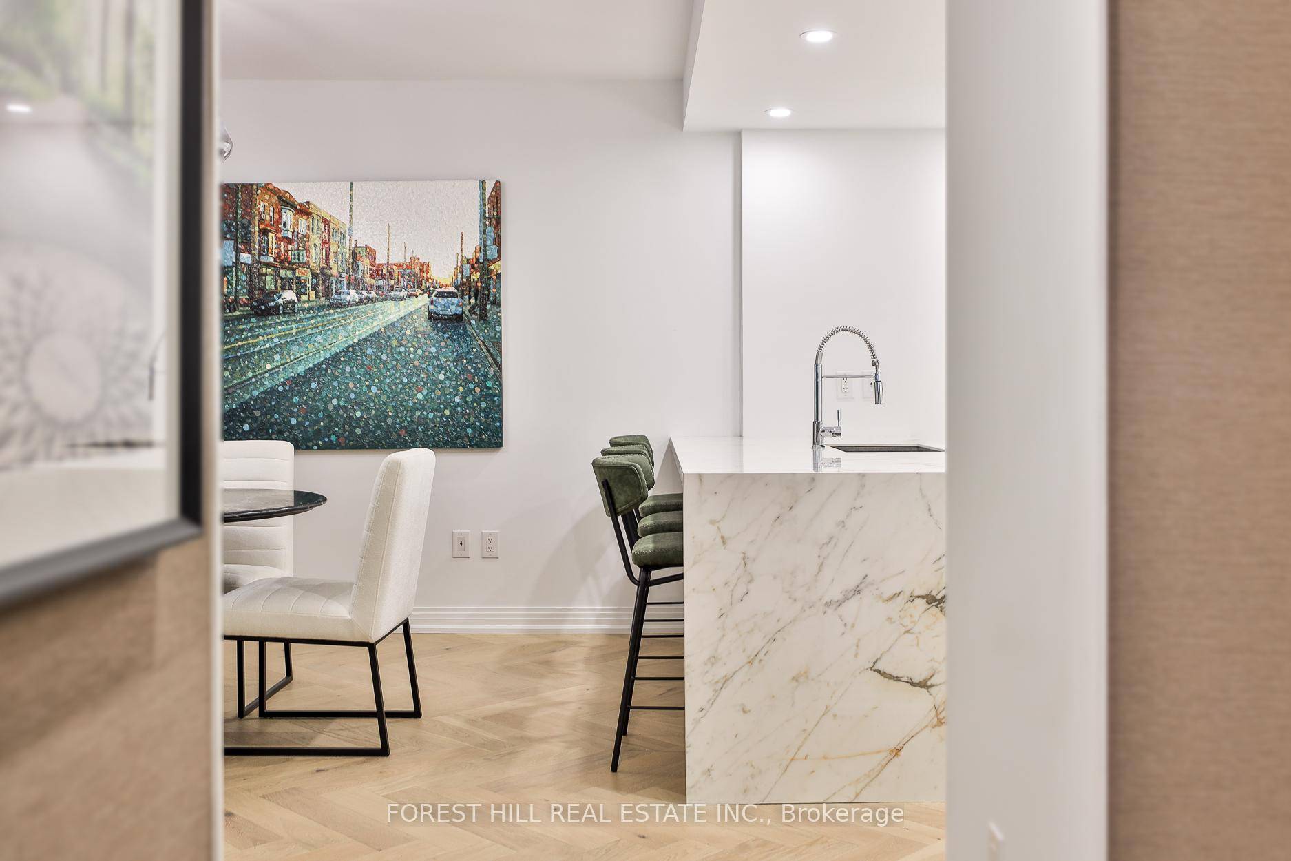 Sophisticated and serene main level suite in the emblamatic Benvenuto.